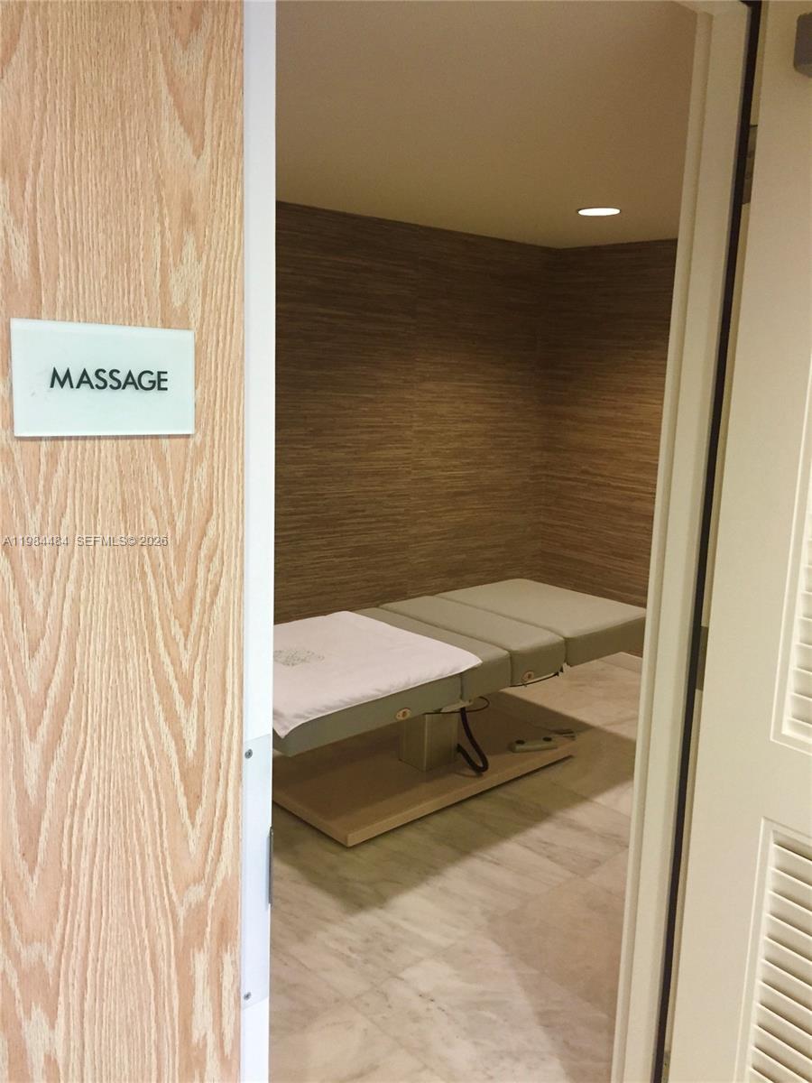 400 Sunny Isles Blvd #1105 Sunny Isles Beach, FL 33160