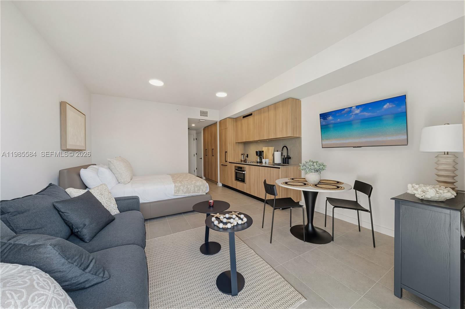 image 501 FIRST Residences10