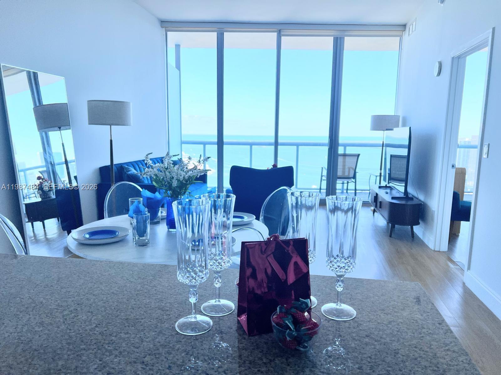 888 Biscayne Blvd #4807