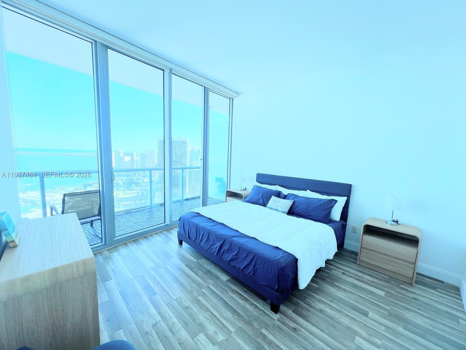 888 Biscayne Blvd #4807 Miami, FL 33132