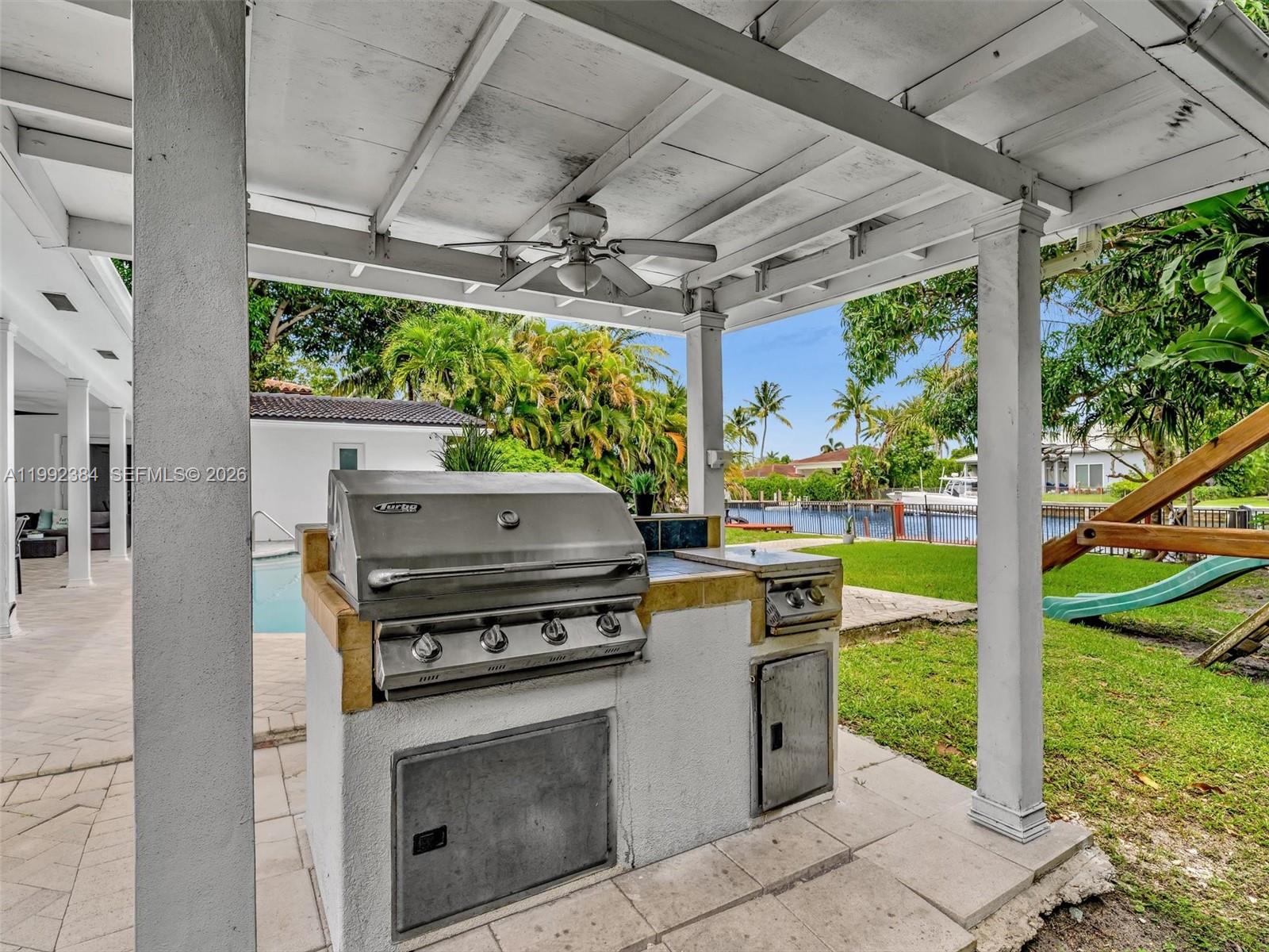 413 Tamarind Dr Hallandale Beach, FL 33009