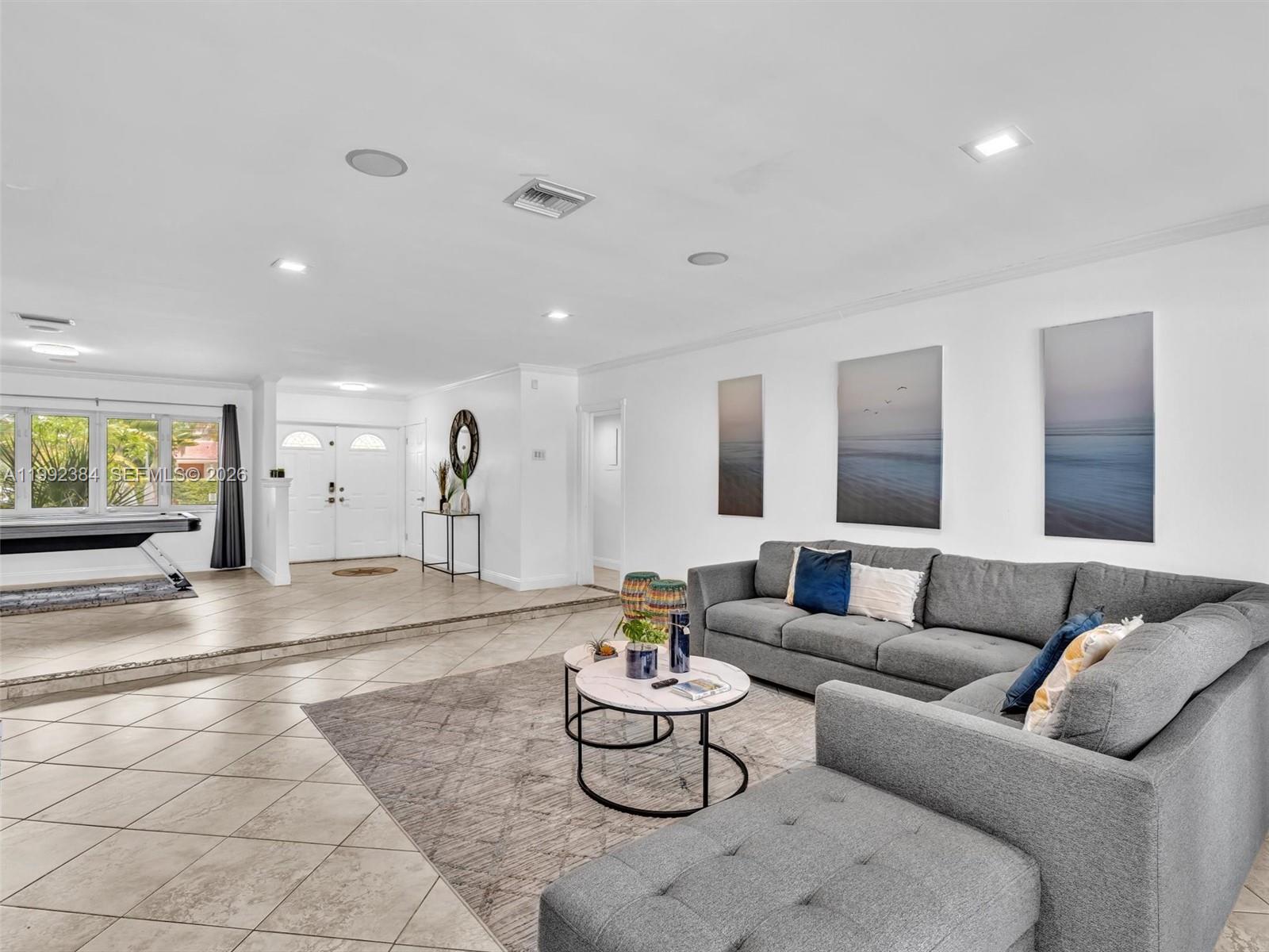 413 Tamarind Dr Hallandale Beach, FL 33009