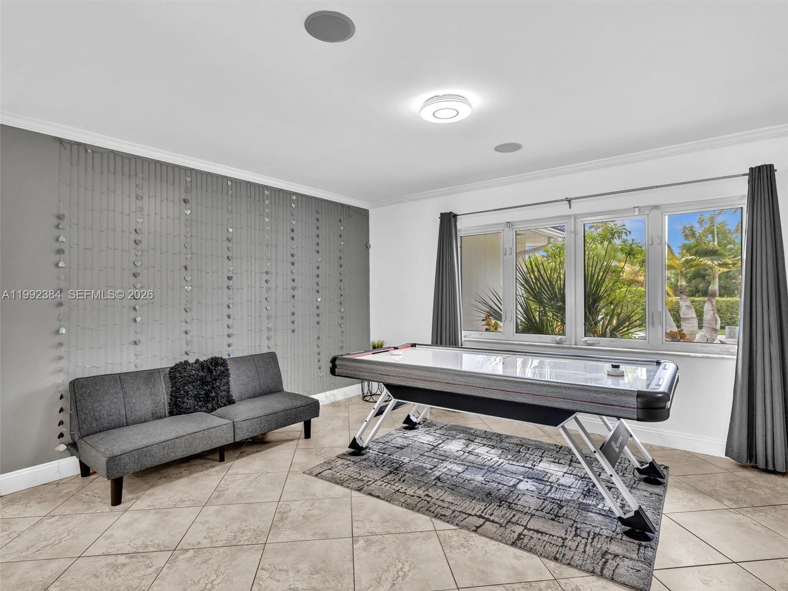 413 Tamarind Dr Hallandale Beach, FL 33009