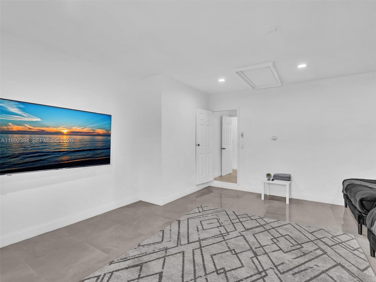 413 Tamarind Dr Hallandale Beach, FL 33009