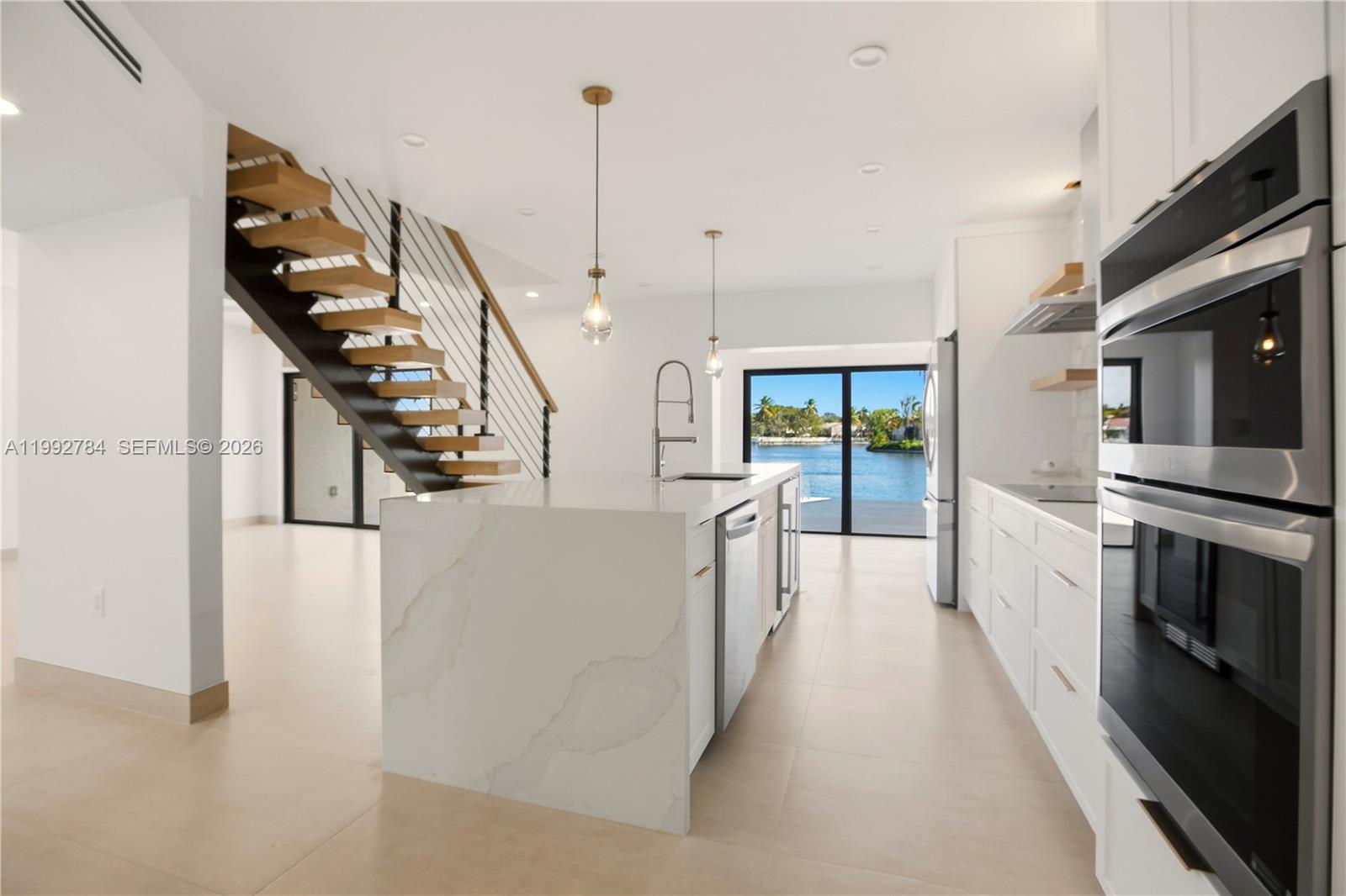 7238 Jacaranda Ln Miami Lakes, FL 33014