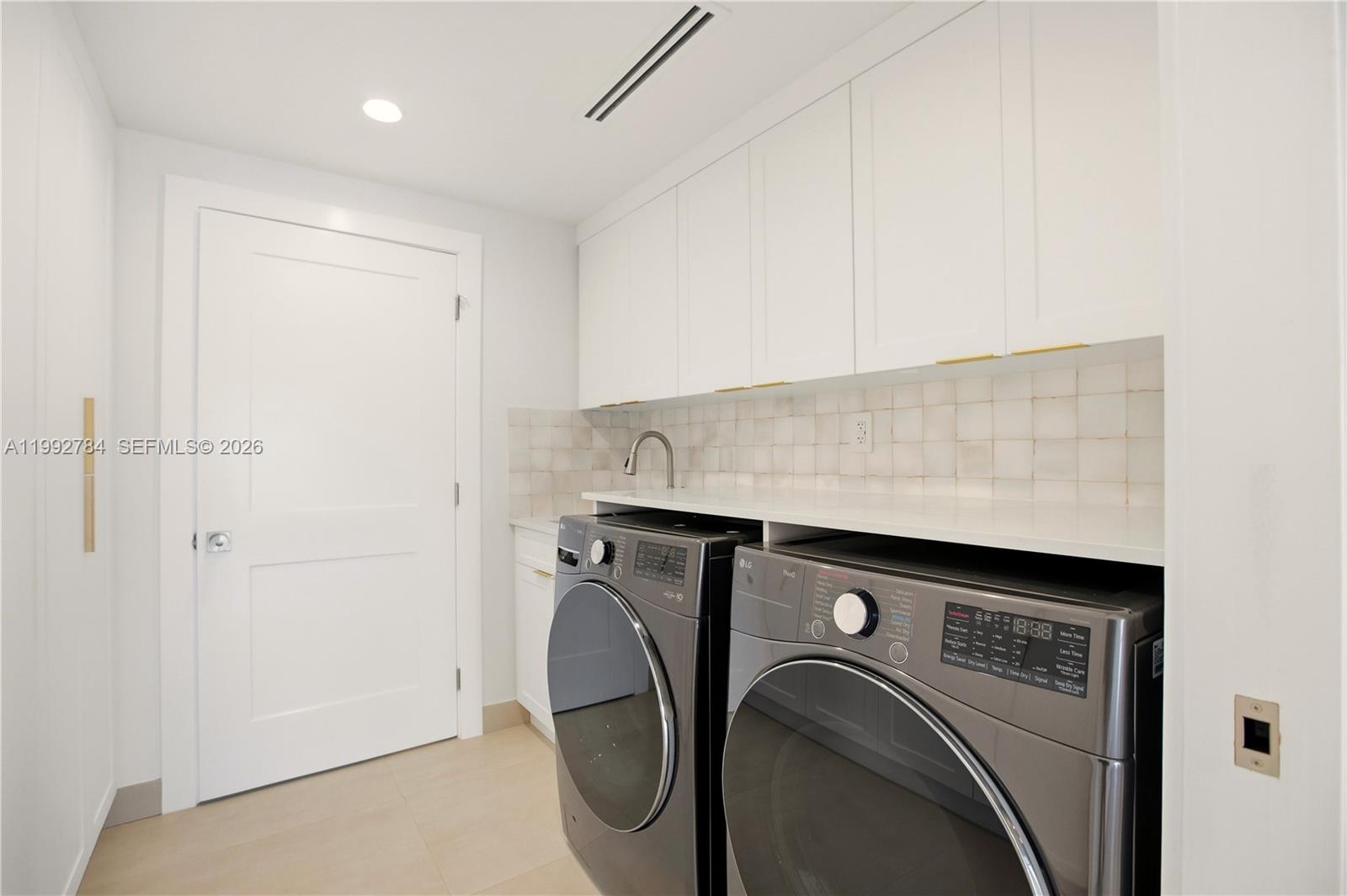 7238 Jacaranda Ln Miami Lakes, FL 33014