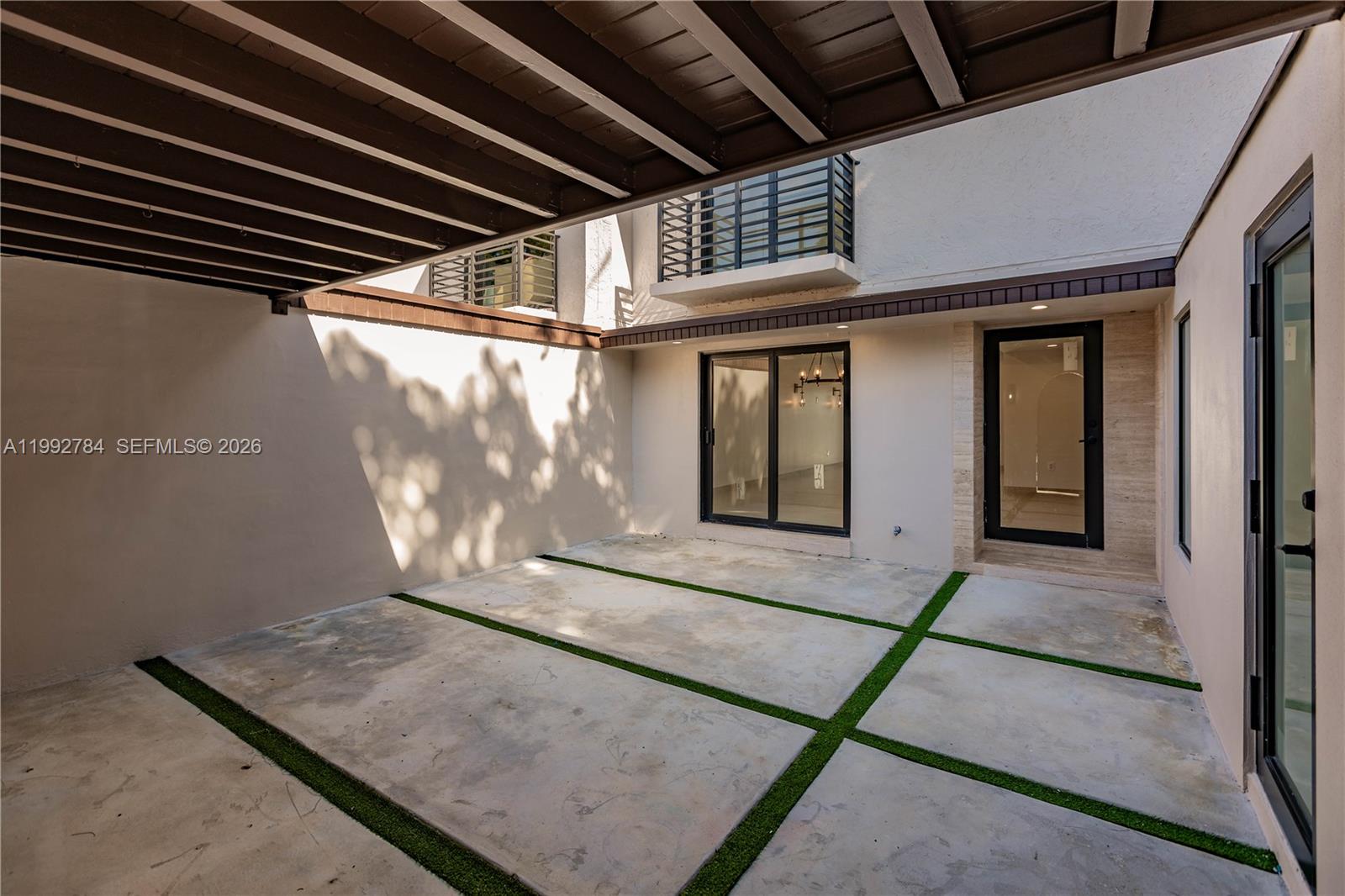 7238 Jacaranda Ln Miami Lakes, FL 33014