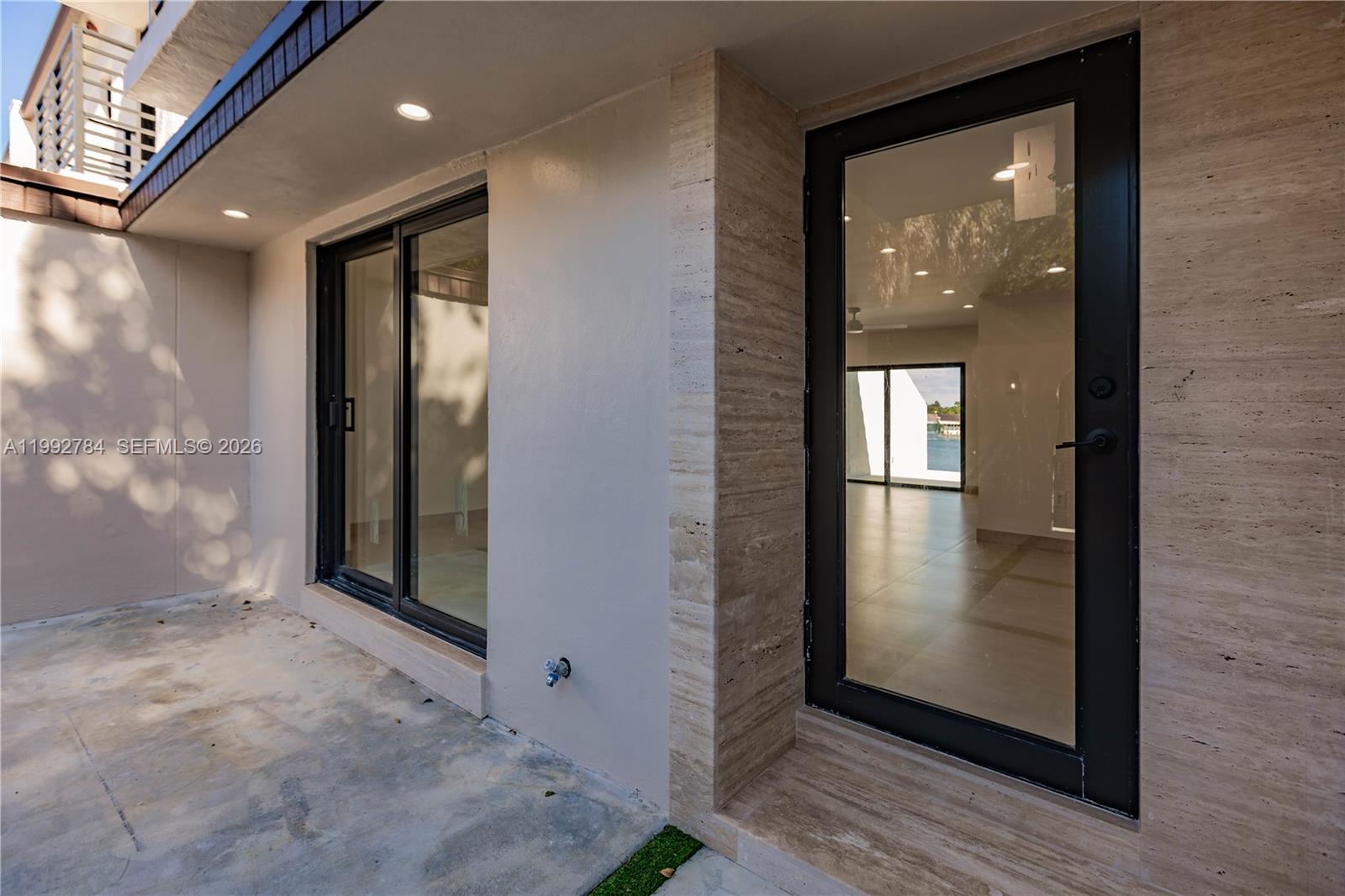 7238 Jacaranda Ln Miami Lakes, FL 33014