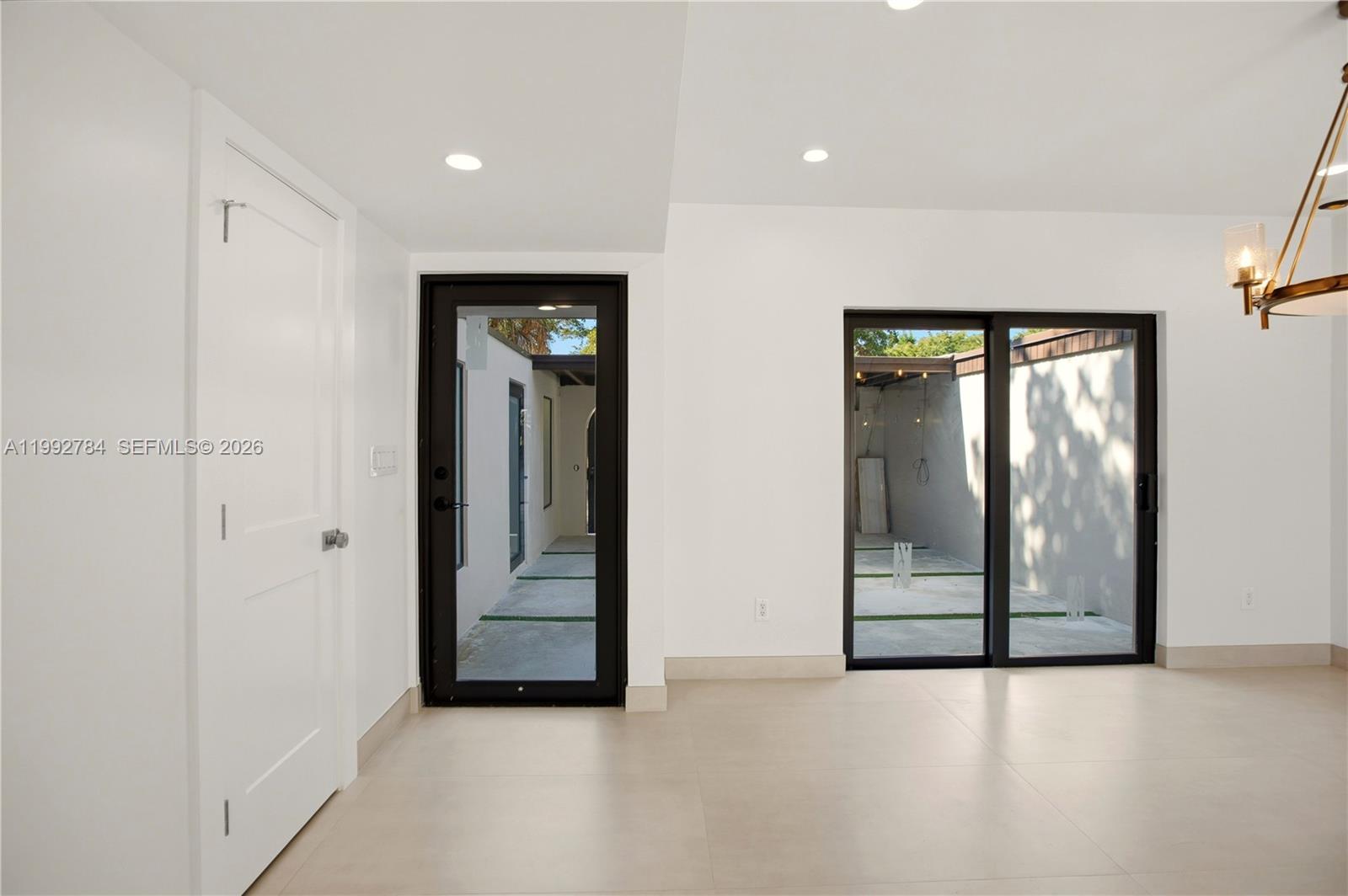 7238 Jacaranda Ln Miami Lakes, FL 33014