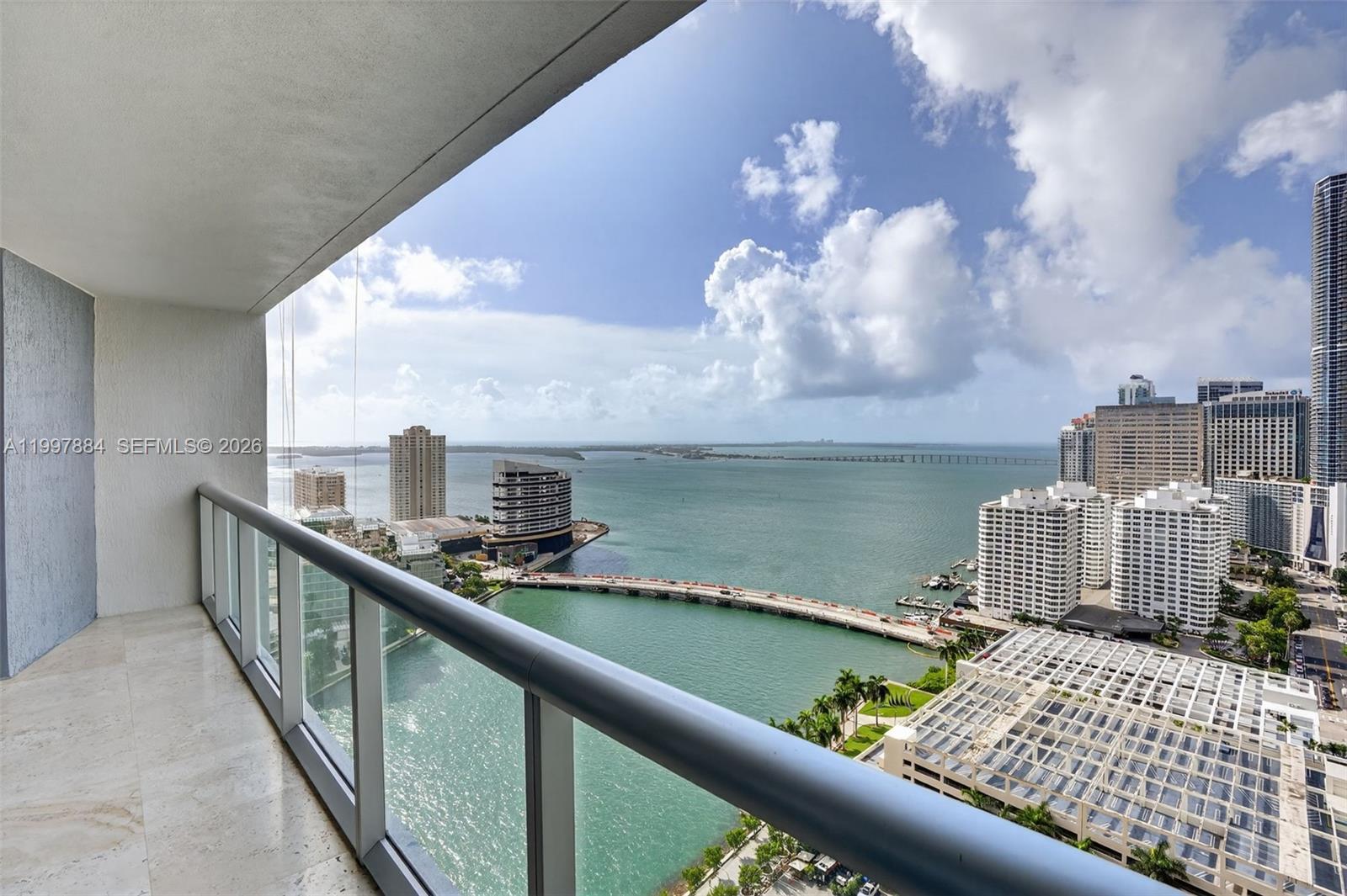 495 SE Brickell Ave #2807