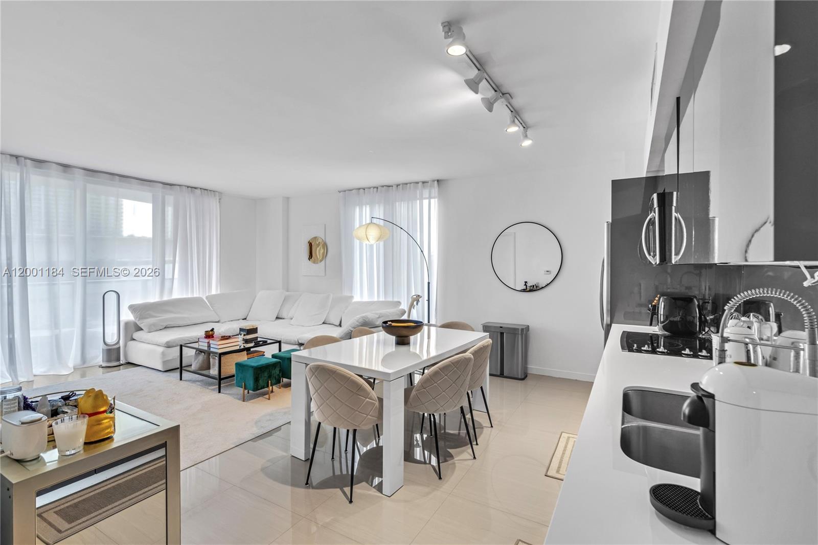 31 SE 6th St, Apt 702th Miami, FL 33131