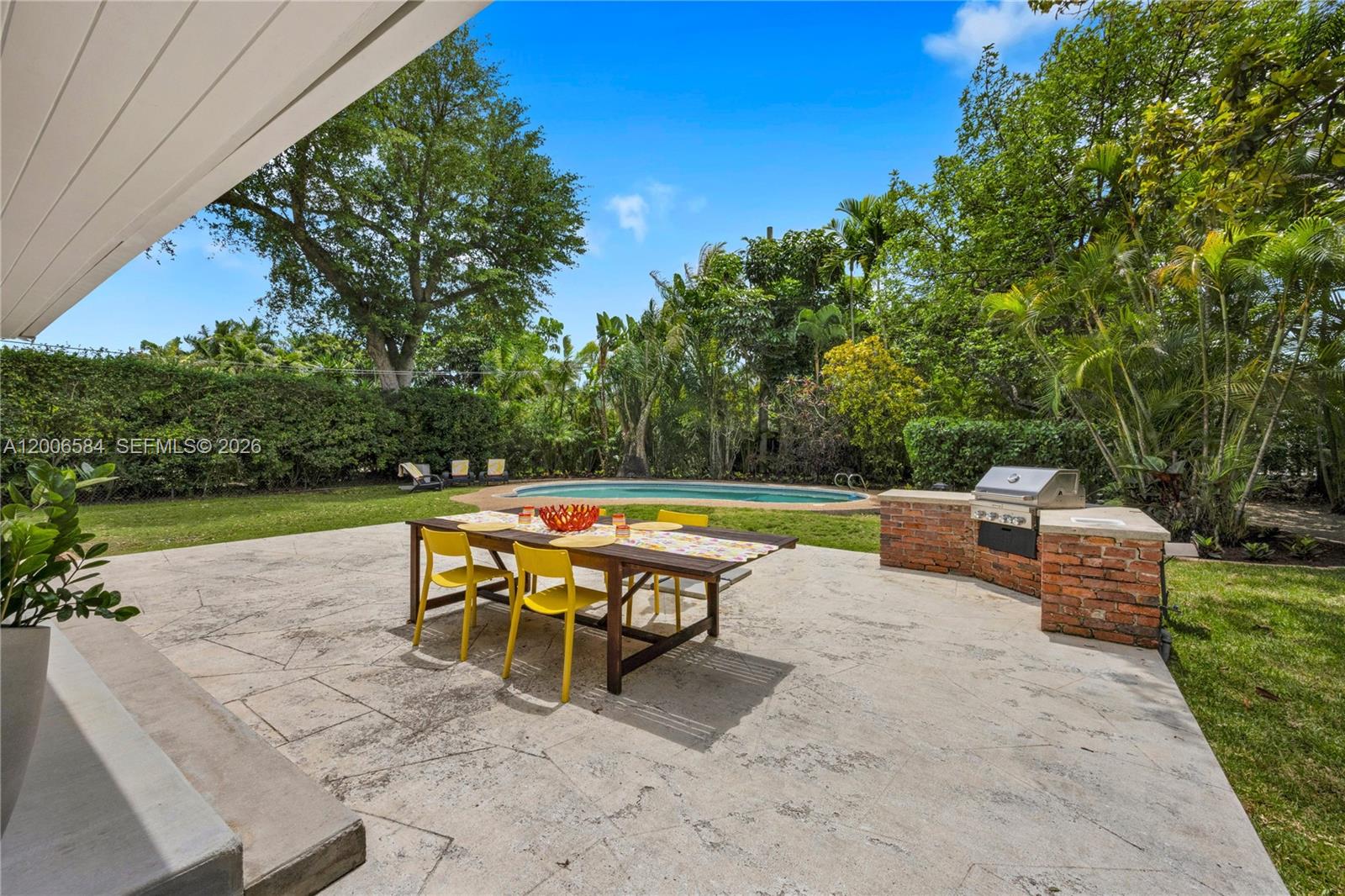 5750 SW 52nd Ter South Miami, FL 33155