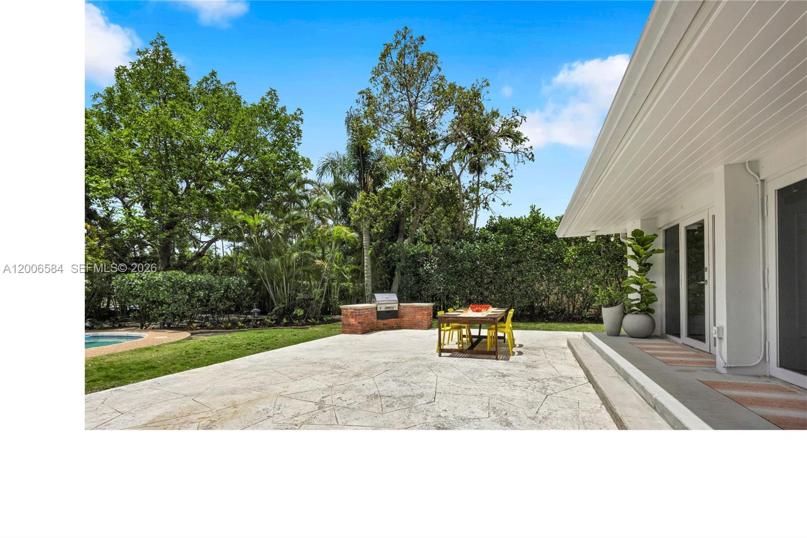 5750 SW 52nd Ter South Miami, FL 33155