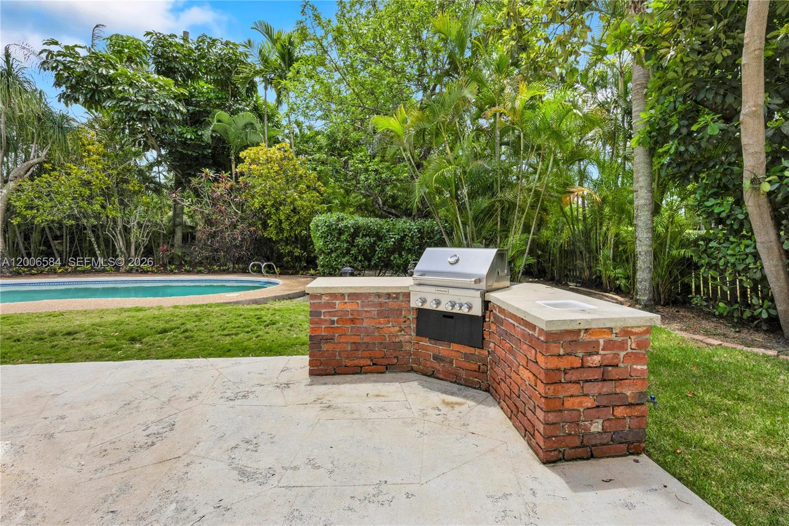 5750 SW 52nd Ter South Miami, FL 33155