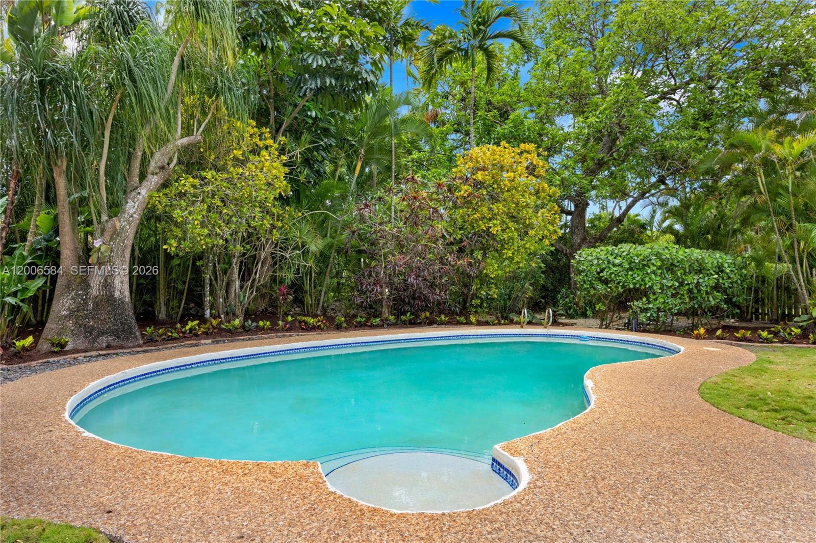 5750 SW 52nd Ter South Miami, FL 33155