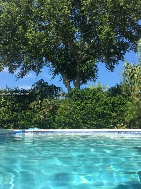 5750 SW 52nd Ter South Miami, FL 33155