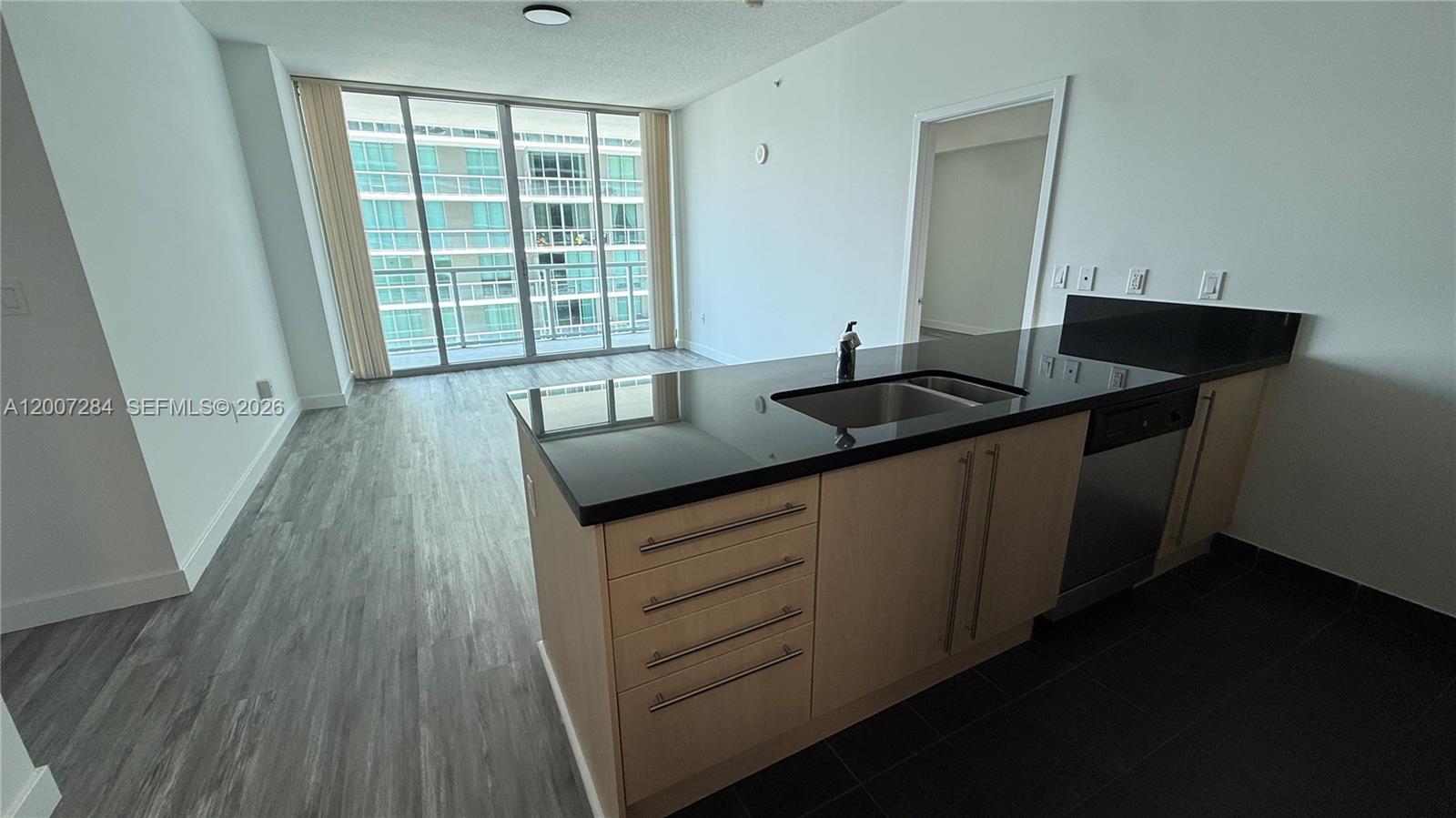 image Axis on Brickell South2