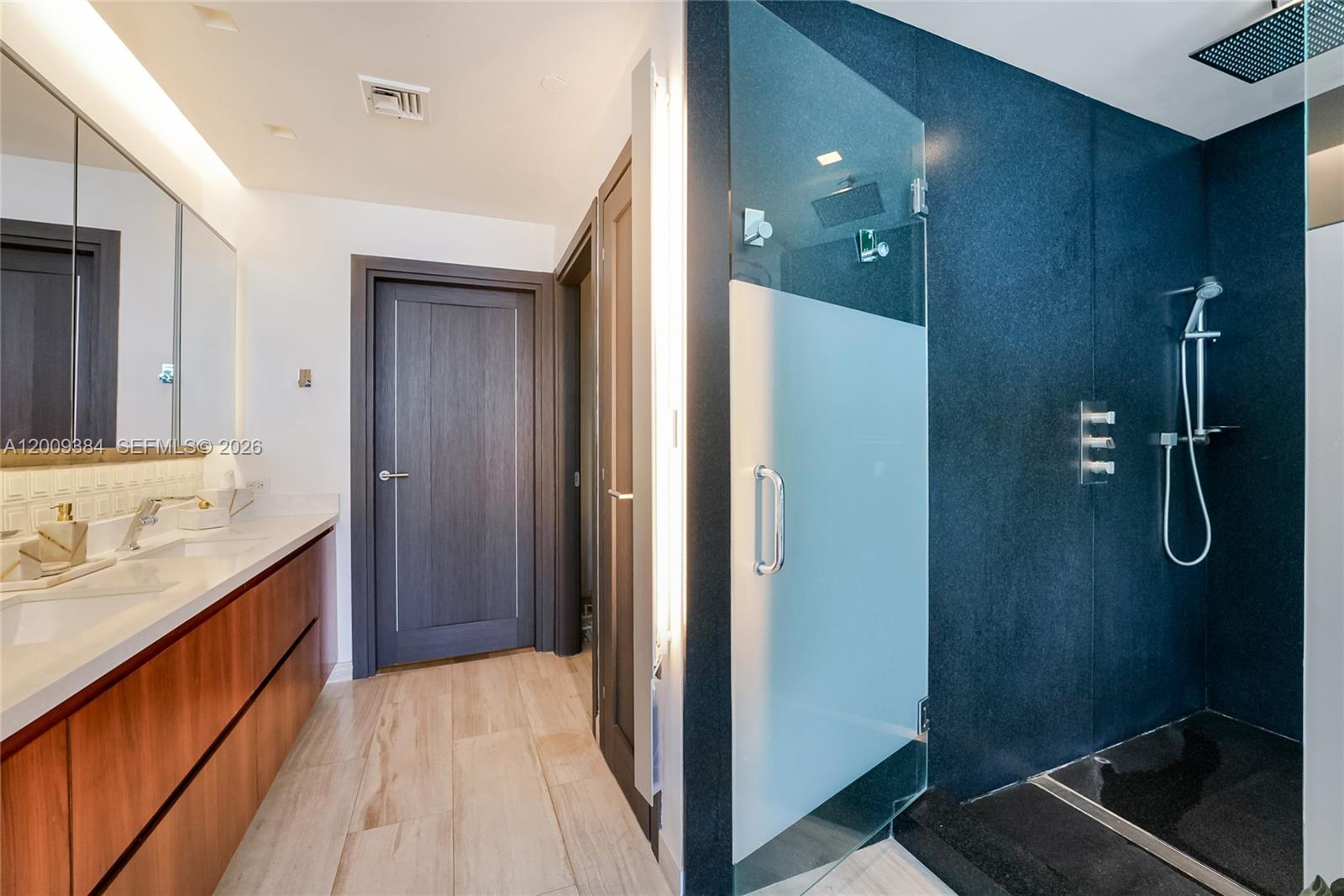 2020 N Bayshore Dr #3902 Miami, FL 33137