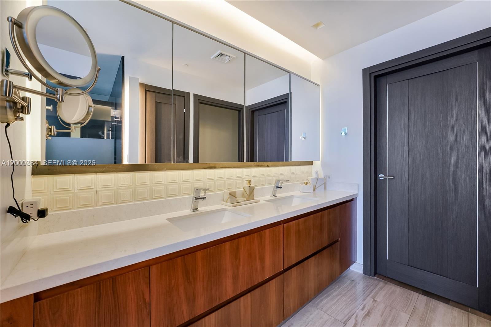 2020 N Bayshore Dr #3902 Miami, FL 33137