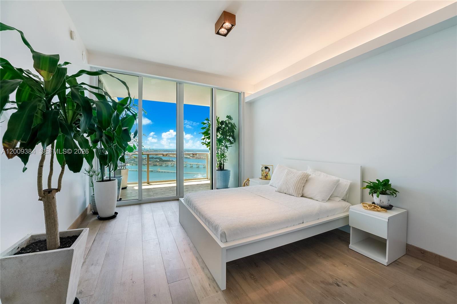 2020 N Bayshore Dr #3902 Miami, FL 33137