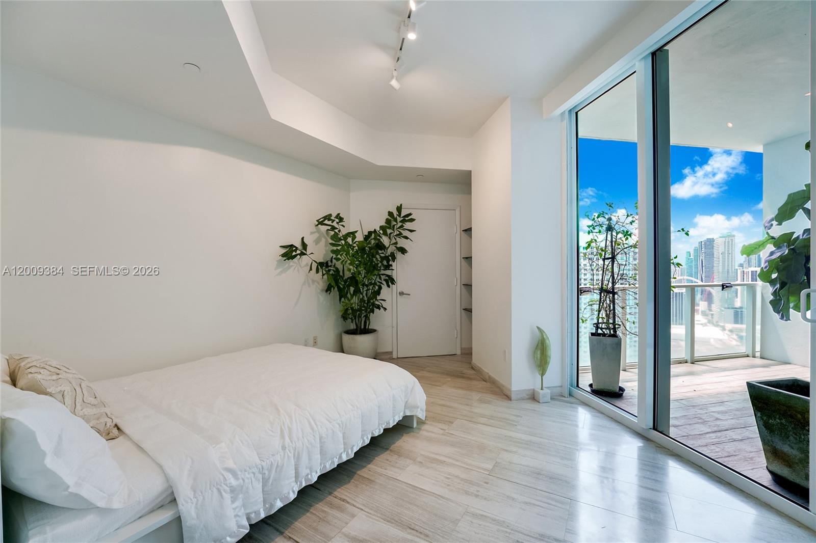 2020 N Bayshore Dr #3902 Miami, FL 33137