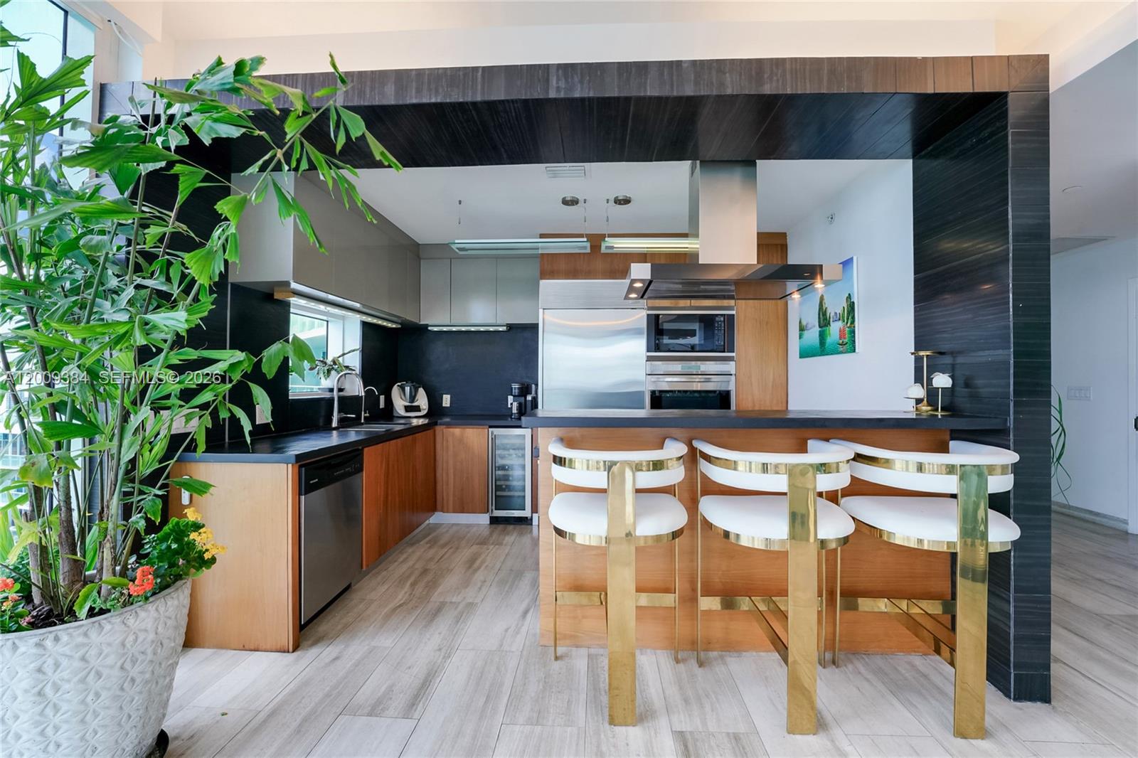 2020 N Bayshore Dr #3902 Miami, FL 33137