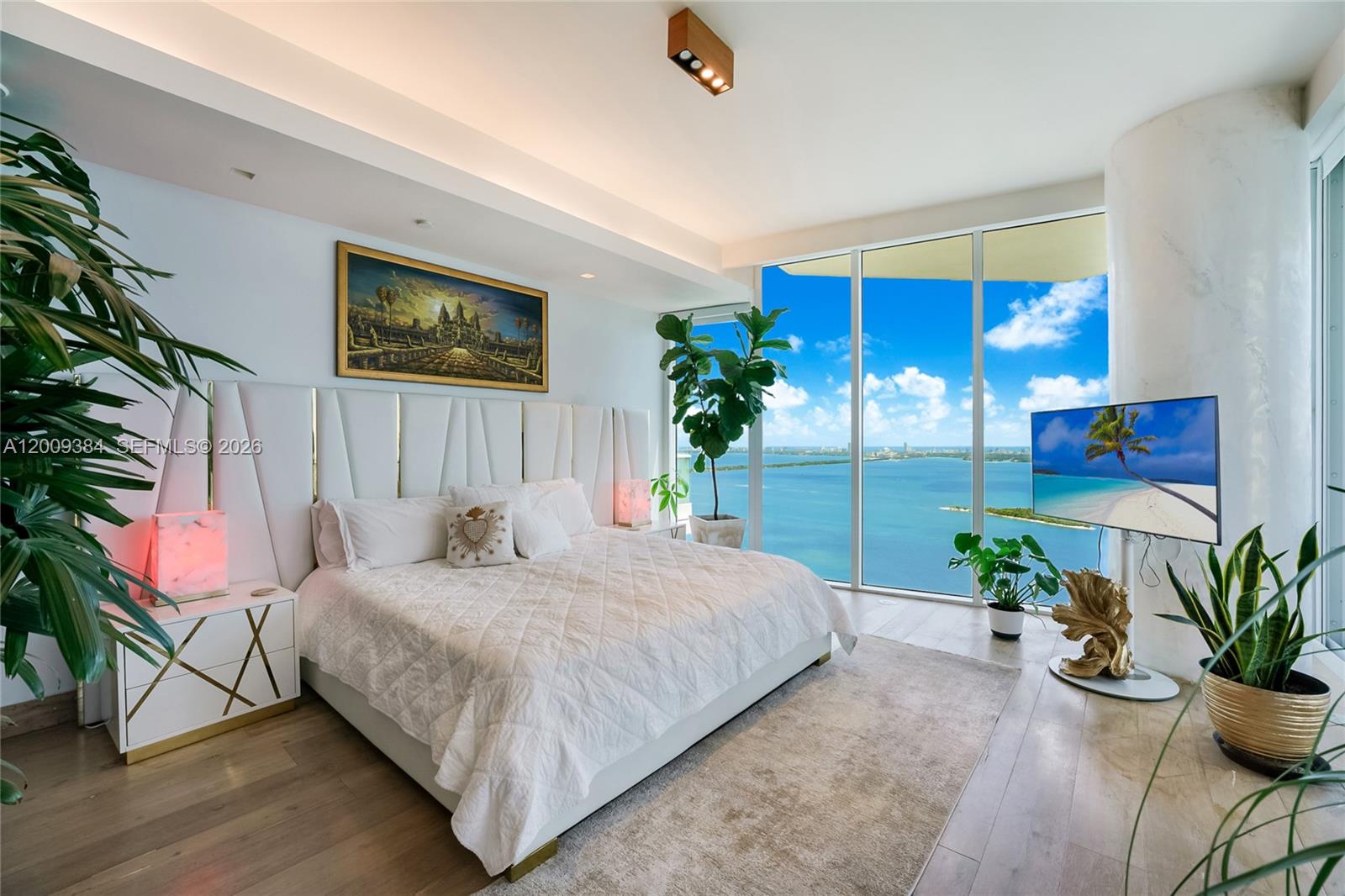 2020 N Bayshore Dr #3902 Miami, FL 33137