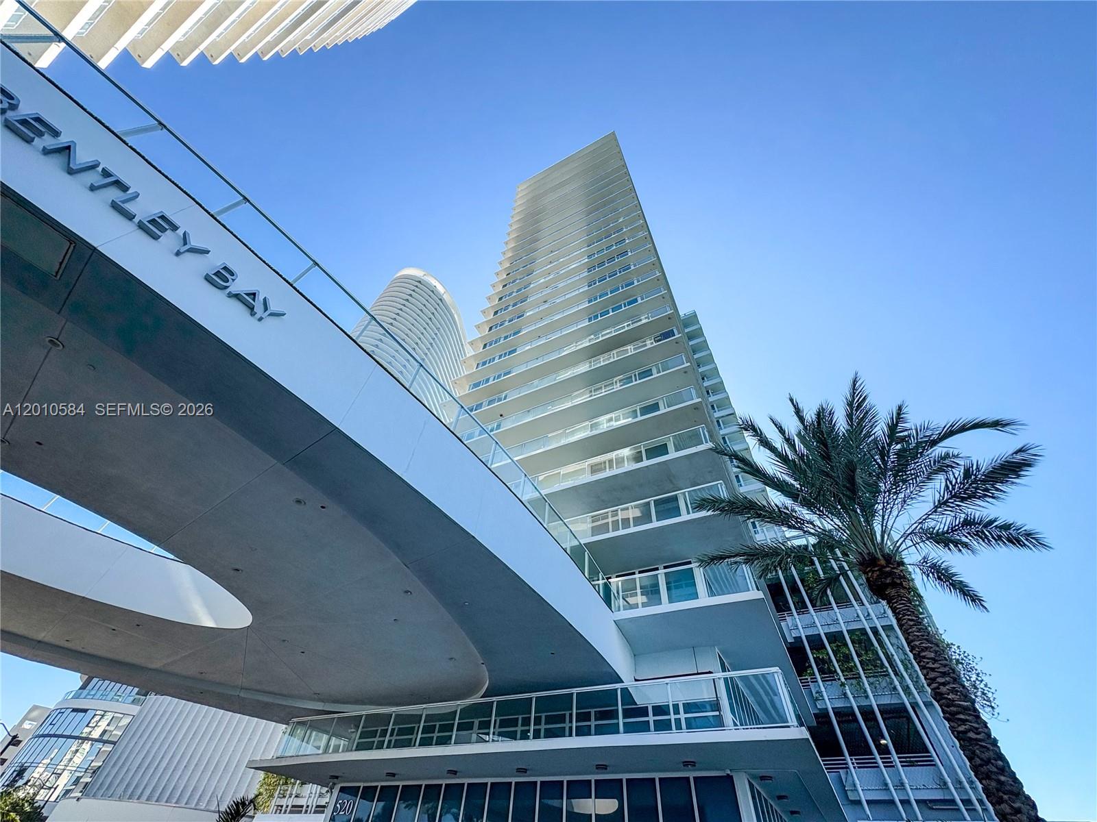 520 West Ave #1204