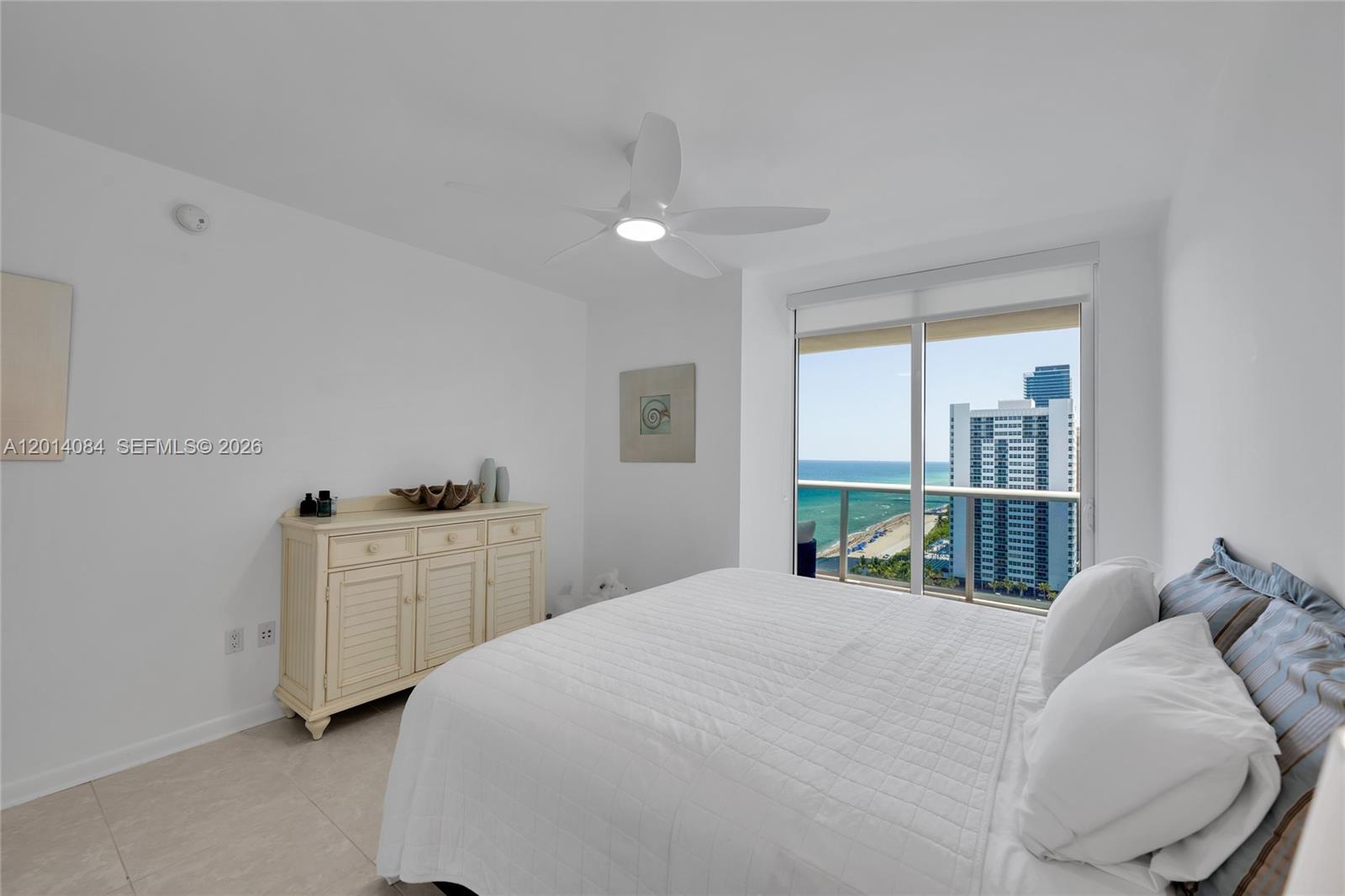 image Beach Club 215