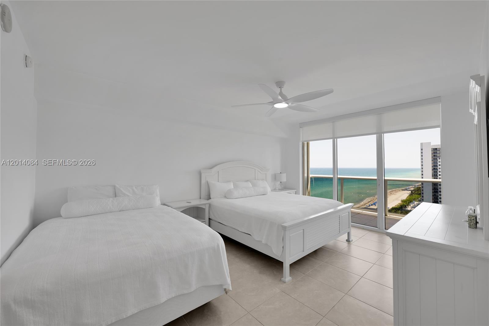 image Beach Club 219