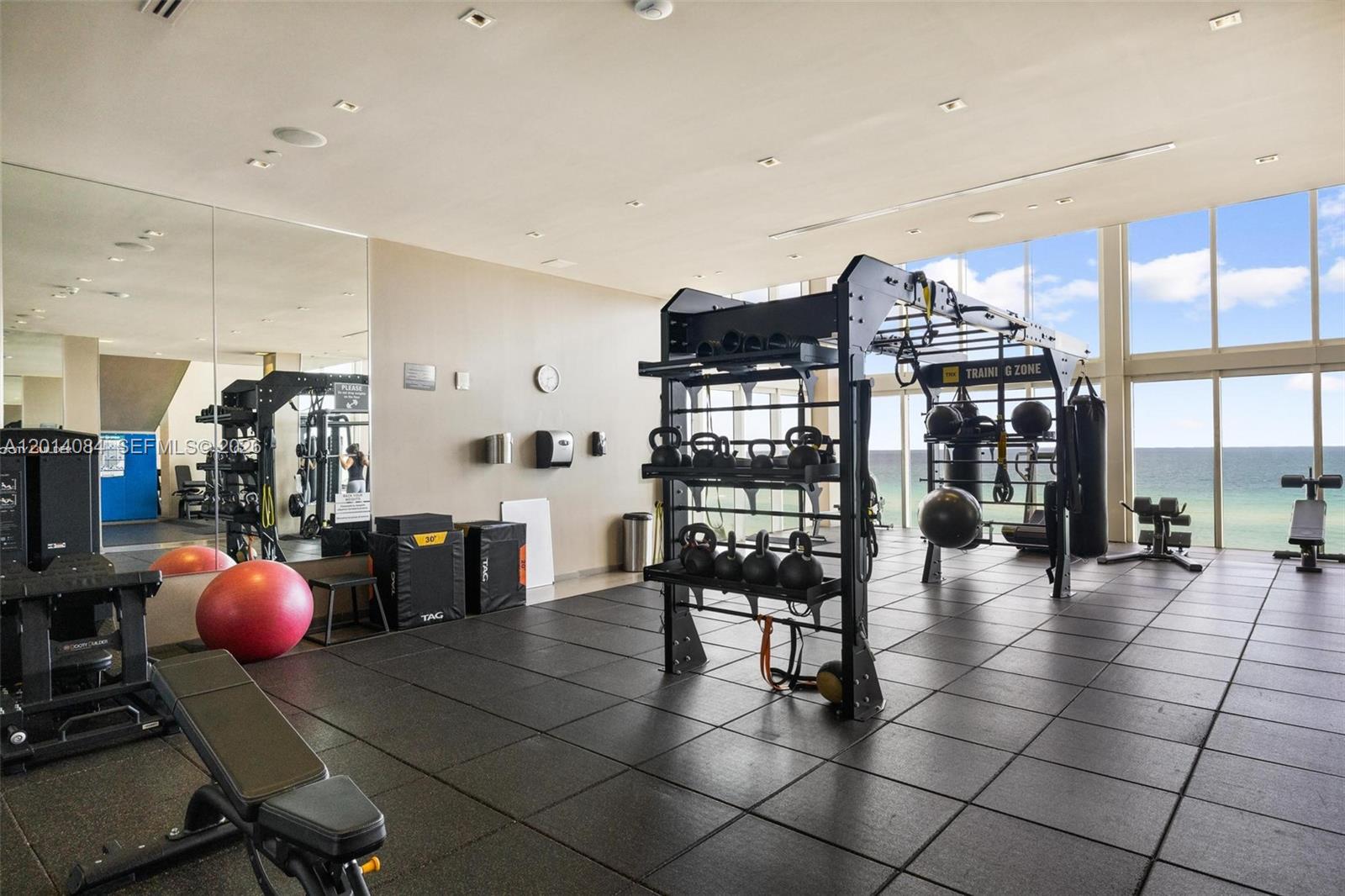 image Beach Club 230