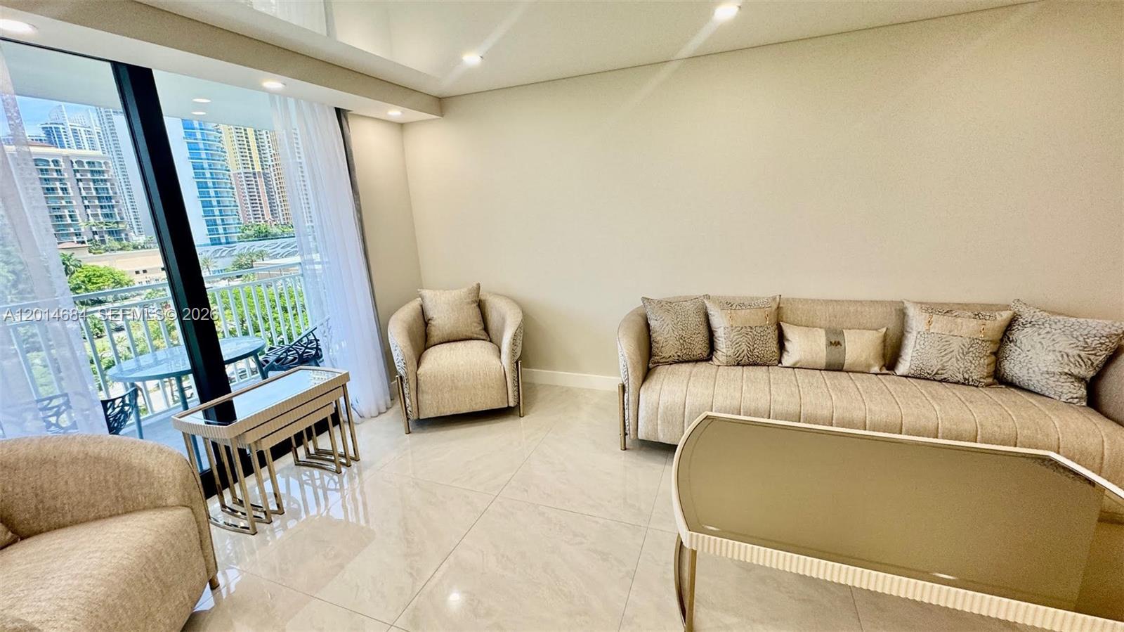 210 174th St #811 Sunny Isles Beach, FL 33160