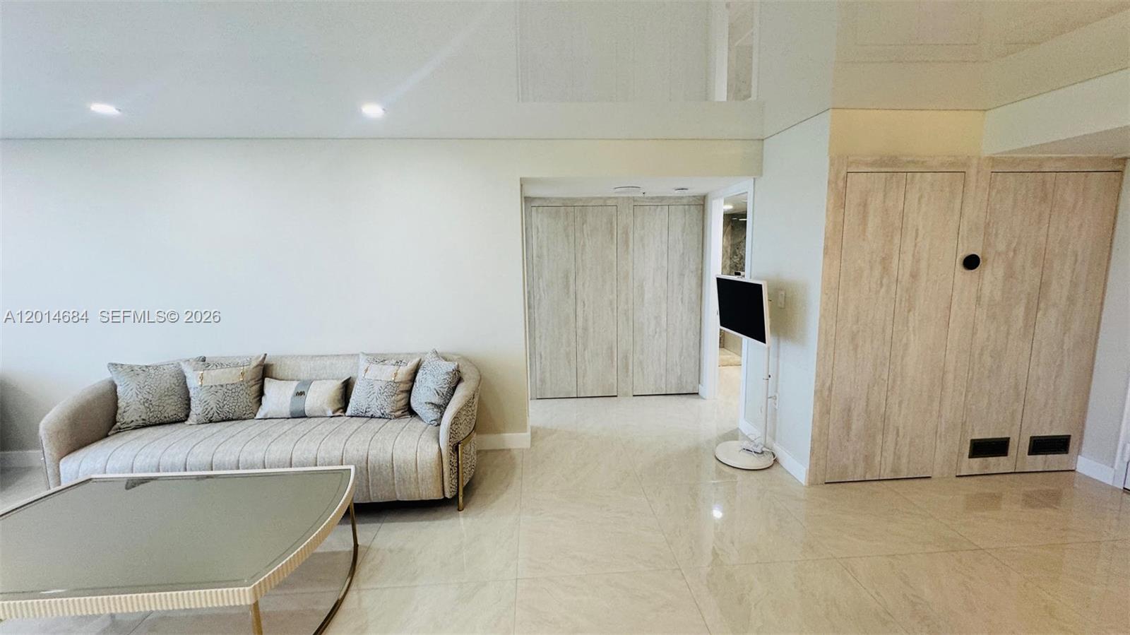 210 174th St #811 Sunny Isles Beach, FL 33160