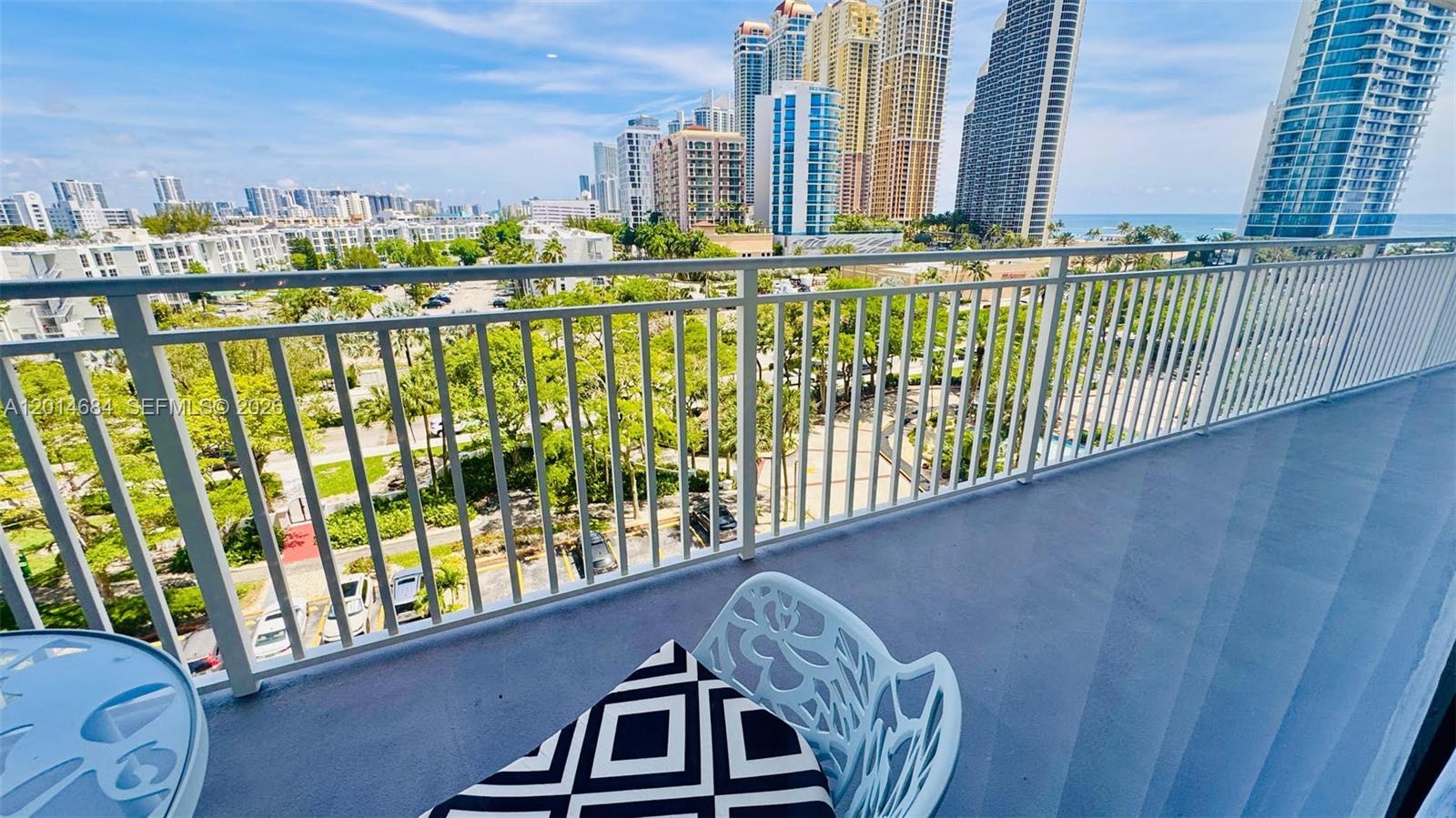 210 174th St #811 Sunny Isles Beach, FL 33160