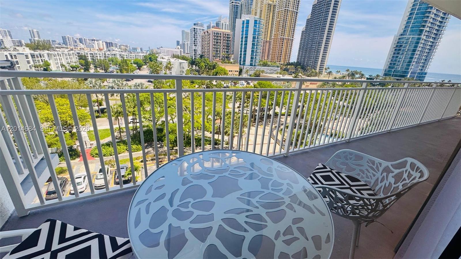 210 174th St #811 Sunny Isles Beach, FL 33160