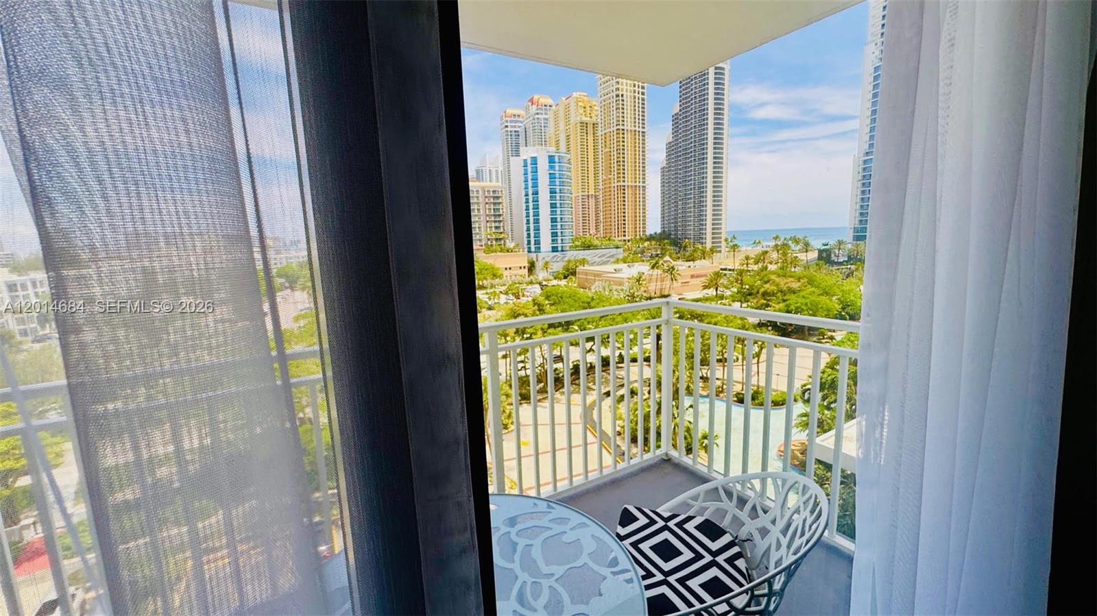 210 174th St #811 Sunny Isles Beach, FL 33160