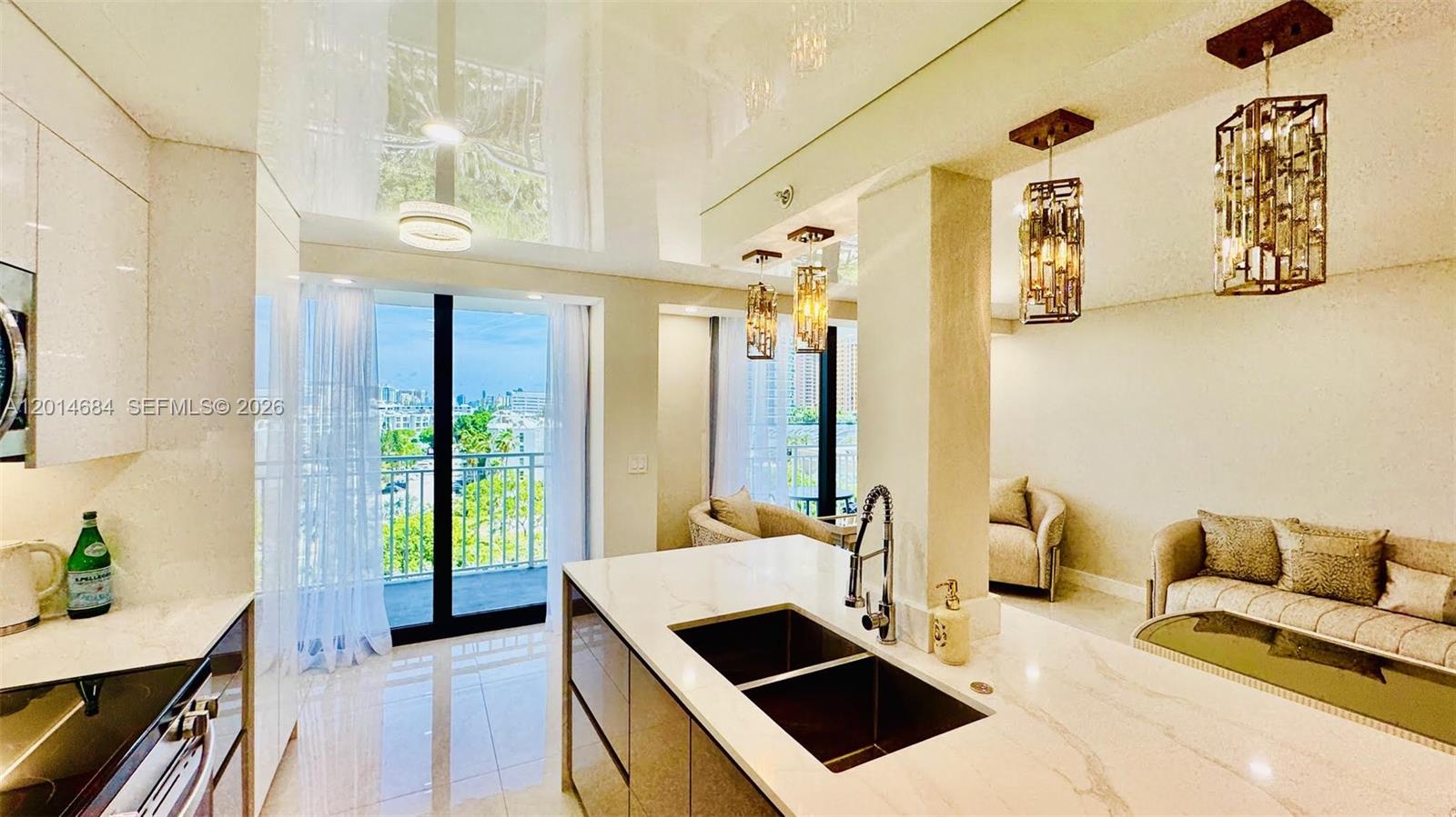 210 174th St #811 Sunny Isles Beach, FL 33160