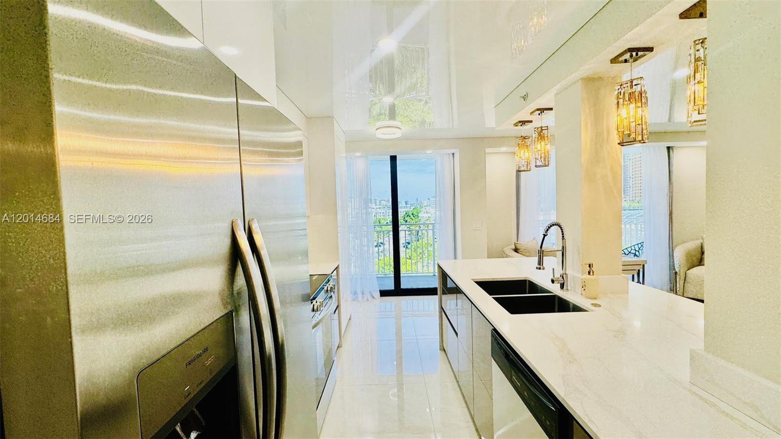 210 174th St #811 Sunny Isles Beach, FL 33160