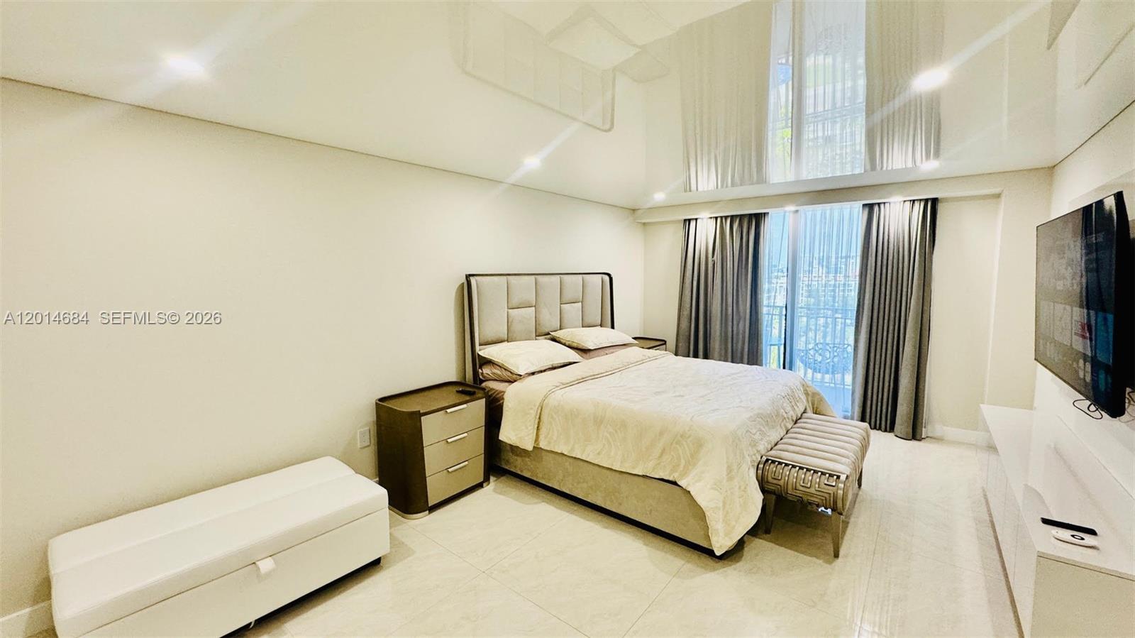 210 174th St #811 Sunny Isles Beach, FL 33160