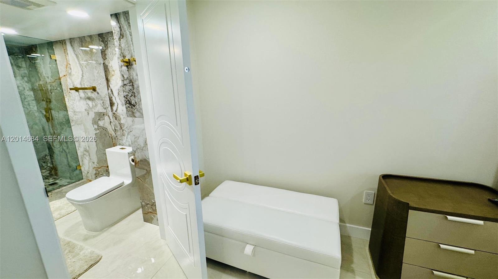 210 174th St #811 Sunny Isles Beach, FL 33160