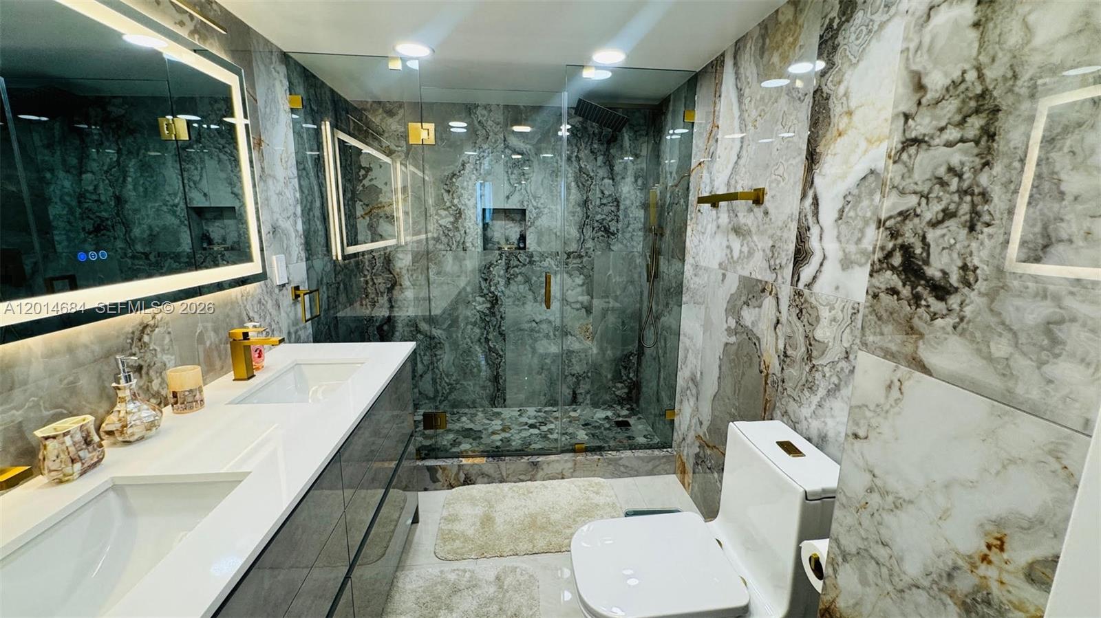 210 174th St #811 Sunny Isles Beach, FL 33160