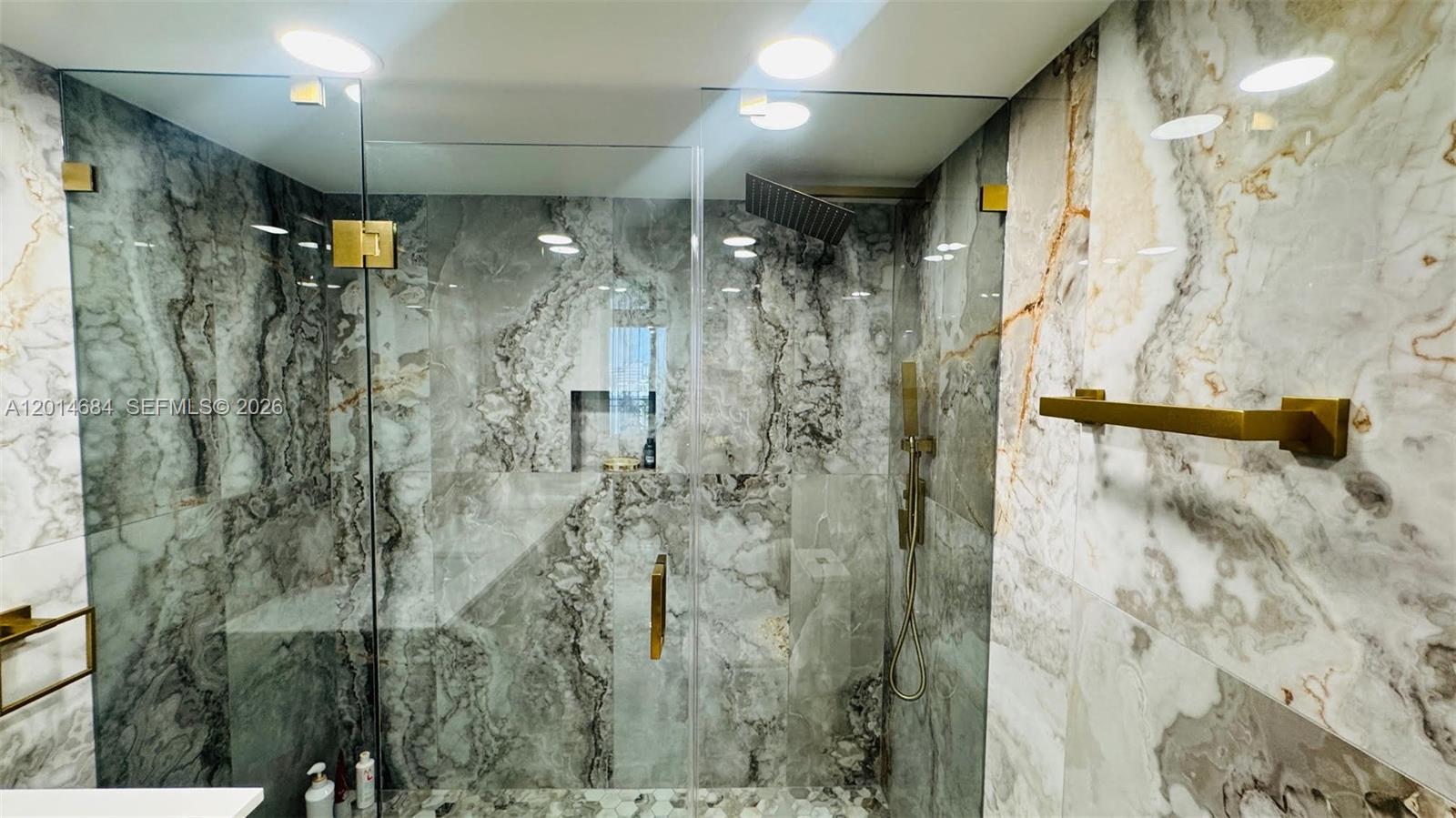 210 174th St #811 Sunny Isles Beach, FL 33160