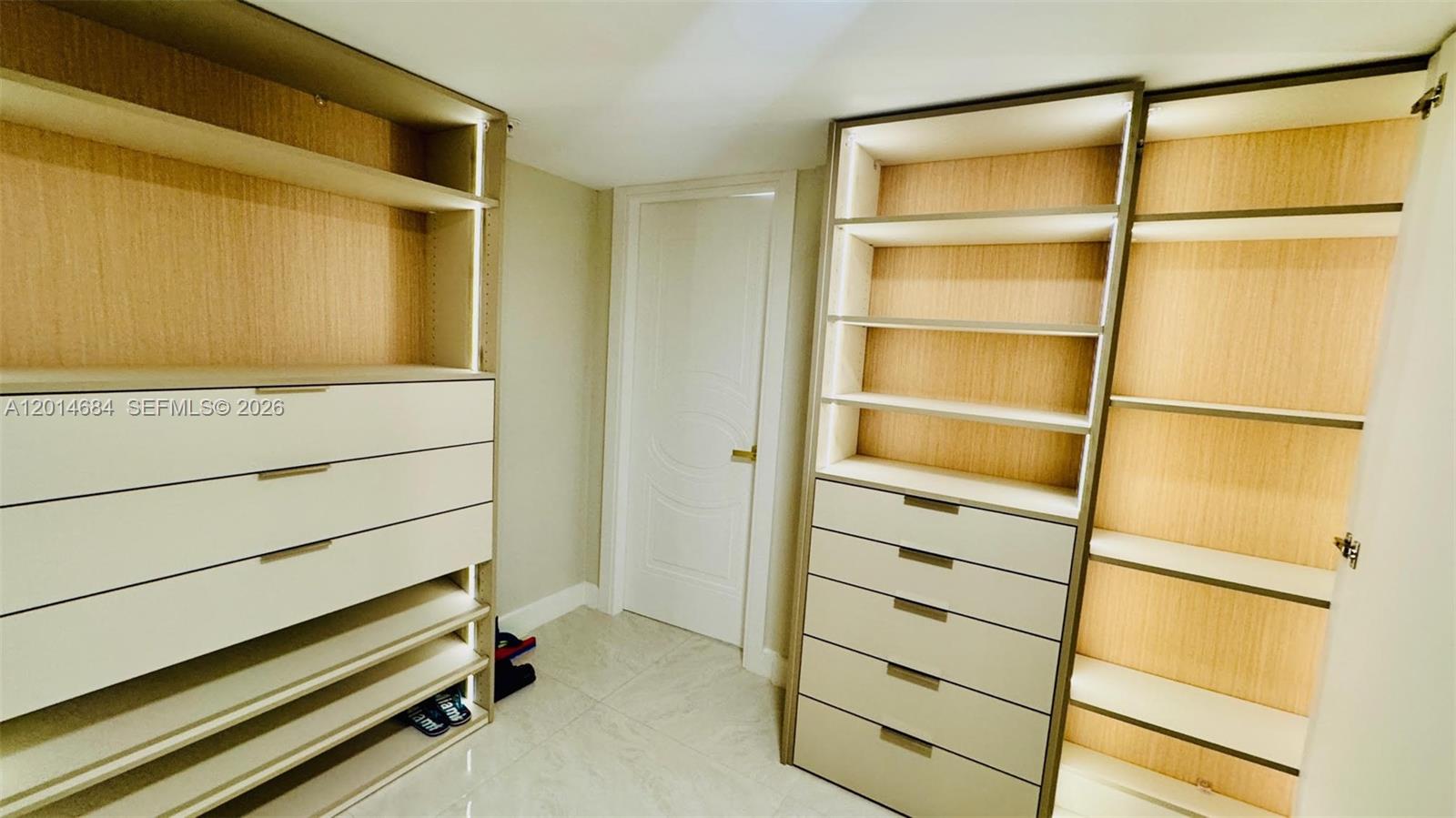 210 174th St #811 Sunny Isles Beach, FL 33160