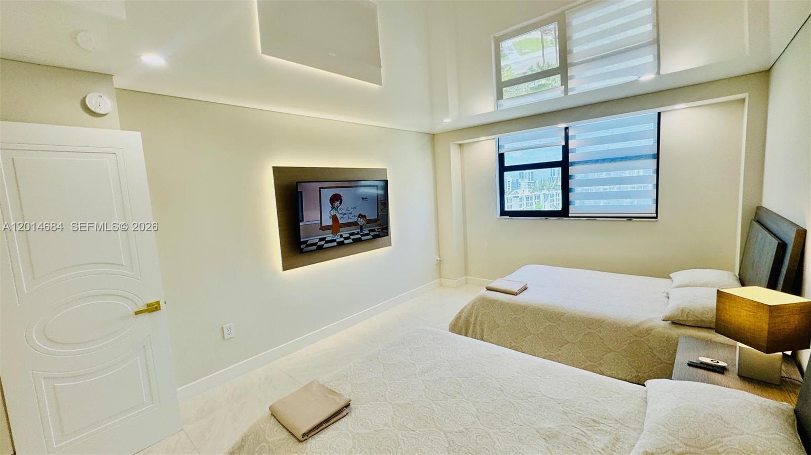 210 174th St #811 Sunny Isles Beach, FL 33160