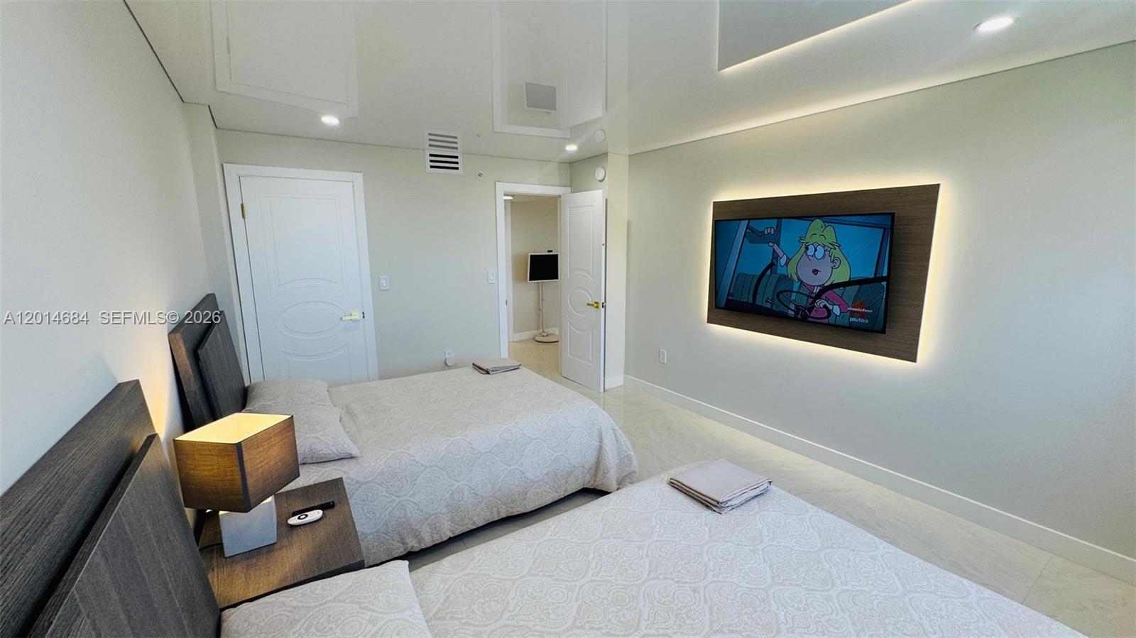 210 174th St #811 Sunny Isles Beach, FL 33160