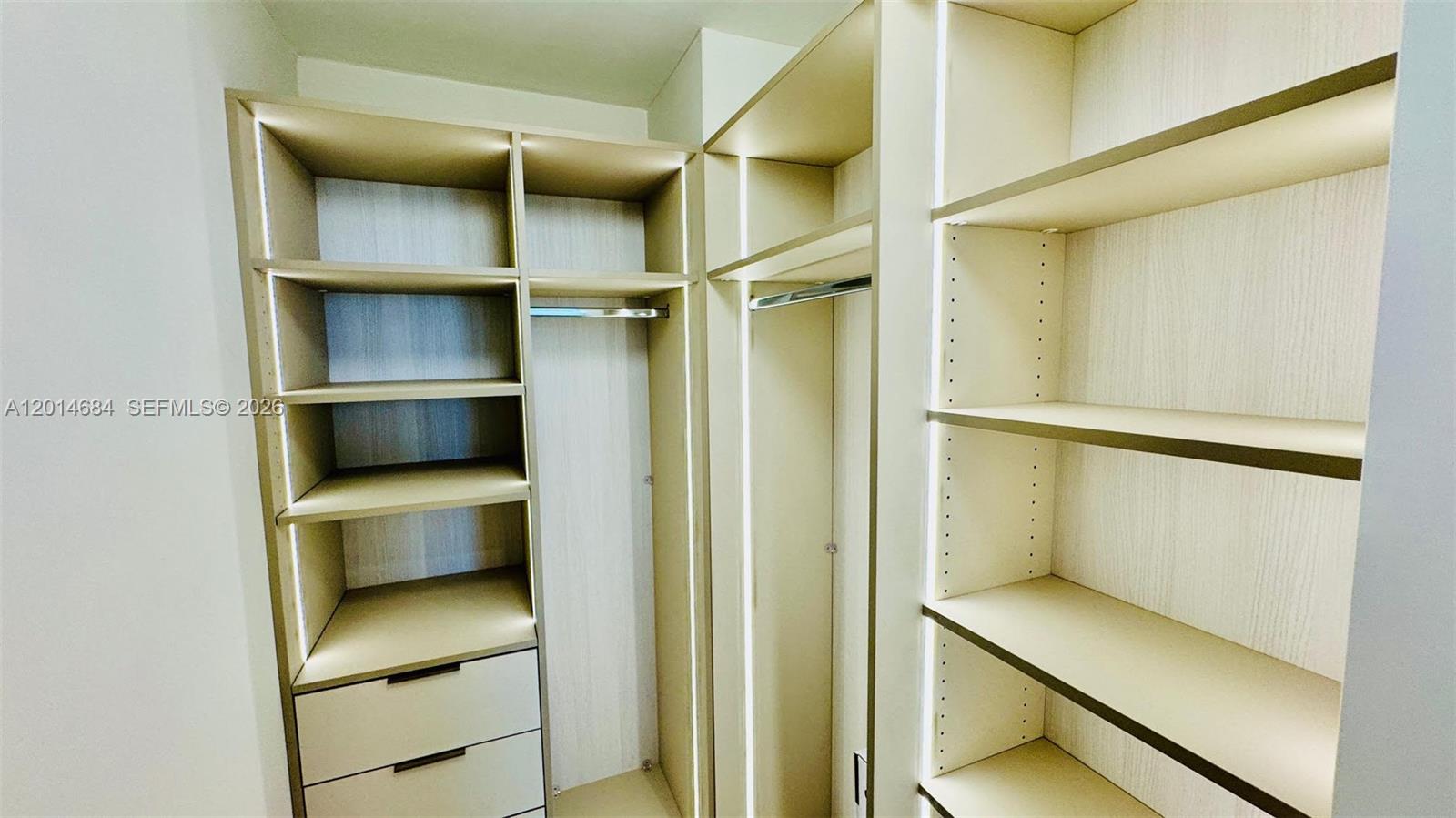 210 174th St #811 Sunny Isles Beach, FL 33160