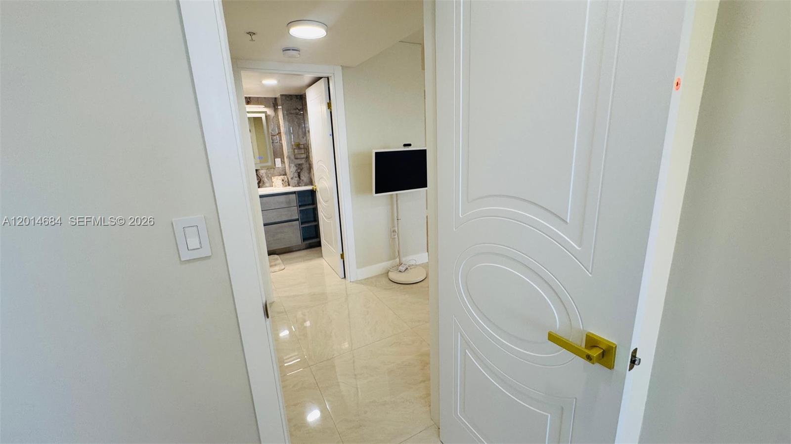 210 174th St #811 Sunny Isles Beach, FL 33160