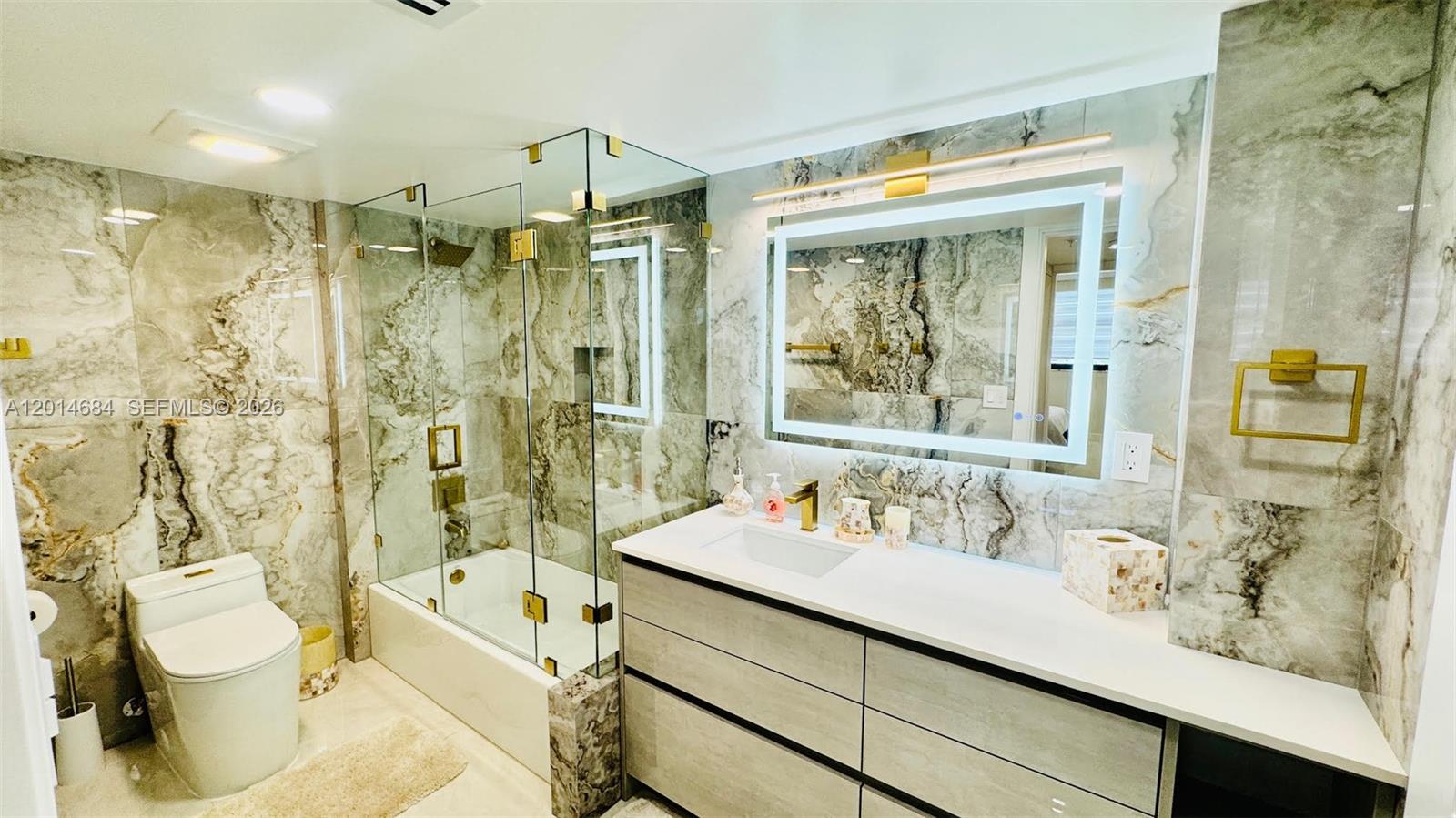 210 174th St #811 Sunny Isles Beach, FL 33160