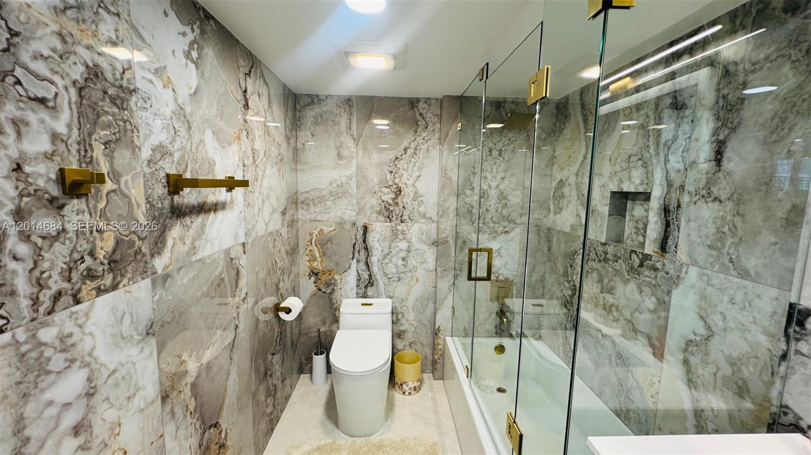 210 174th St #811 Sunny Isles Beach, FL 33160