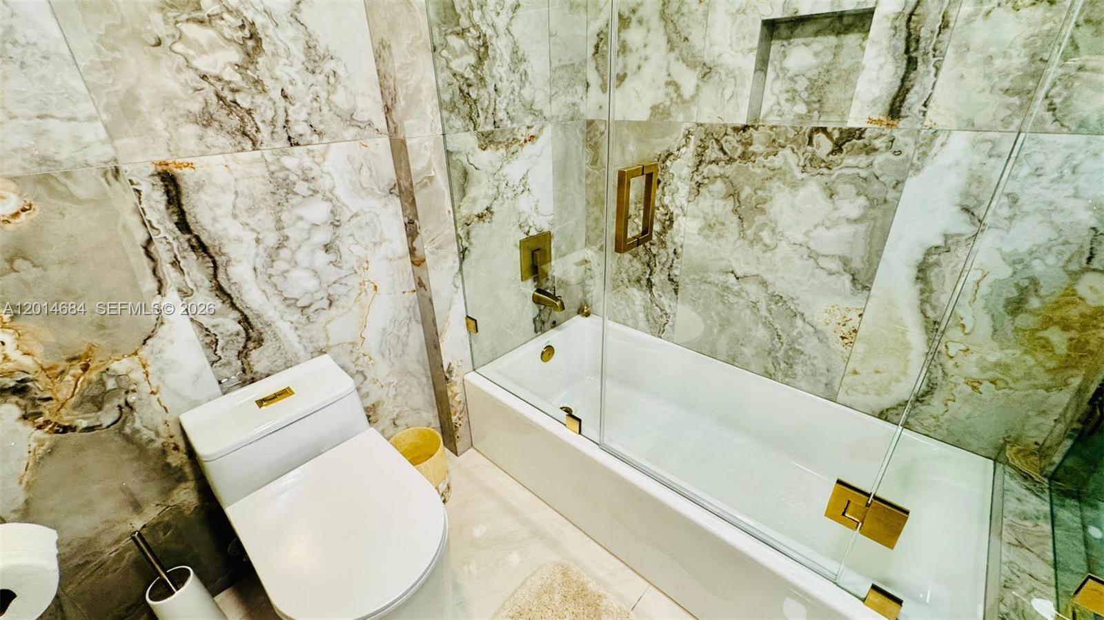 210 174th St #811 Sunny Isles Beach, FL 33160